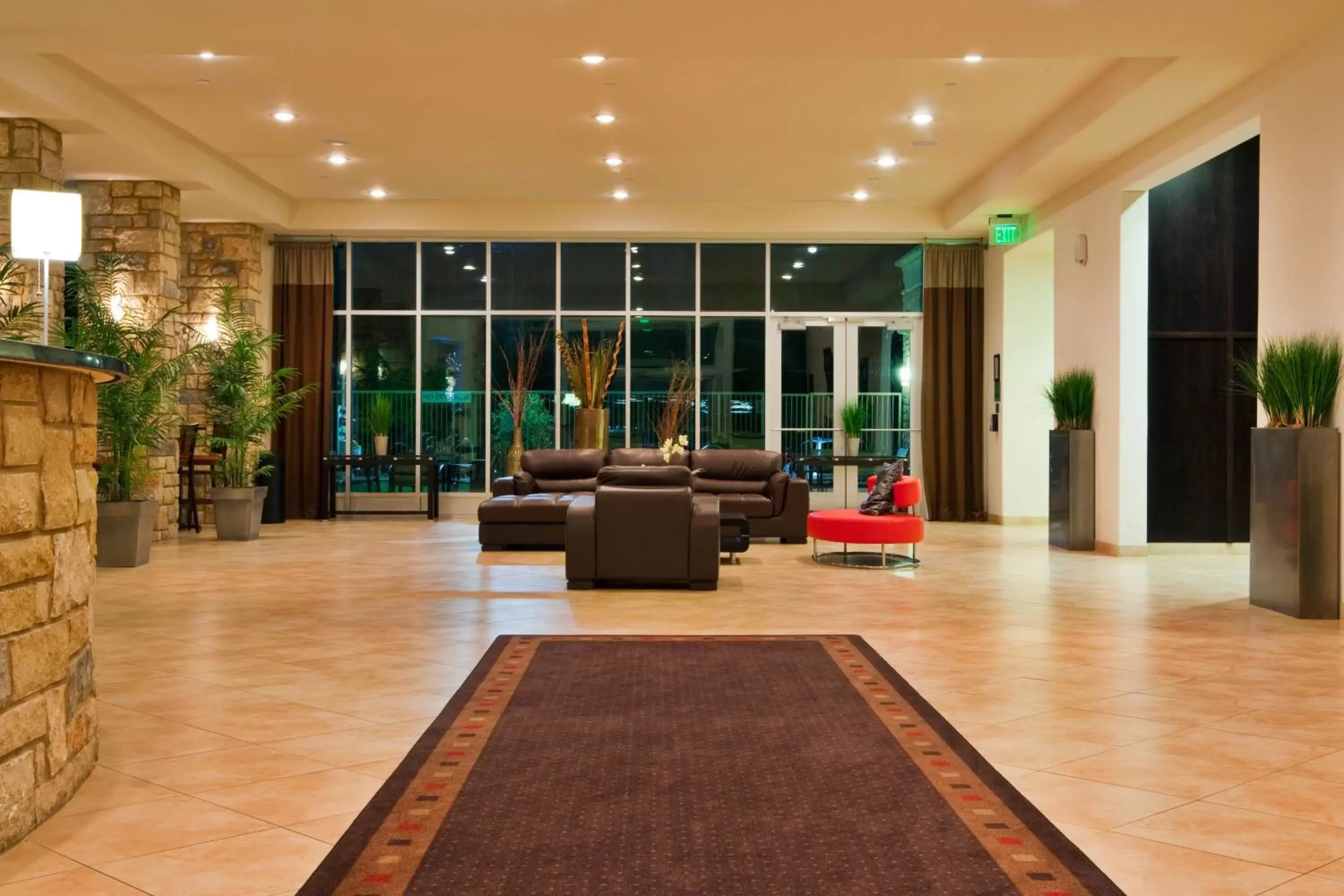 Property building, Lobby/Reception in Holiday Inn Temple - Belton, an IHG Hotel