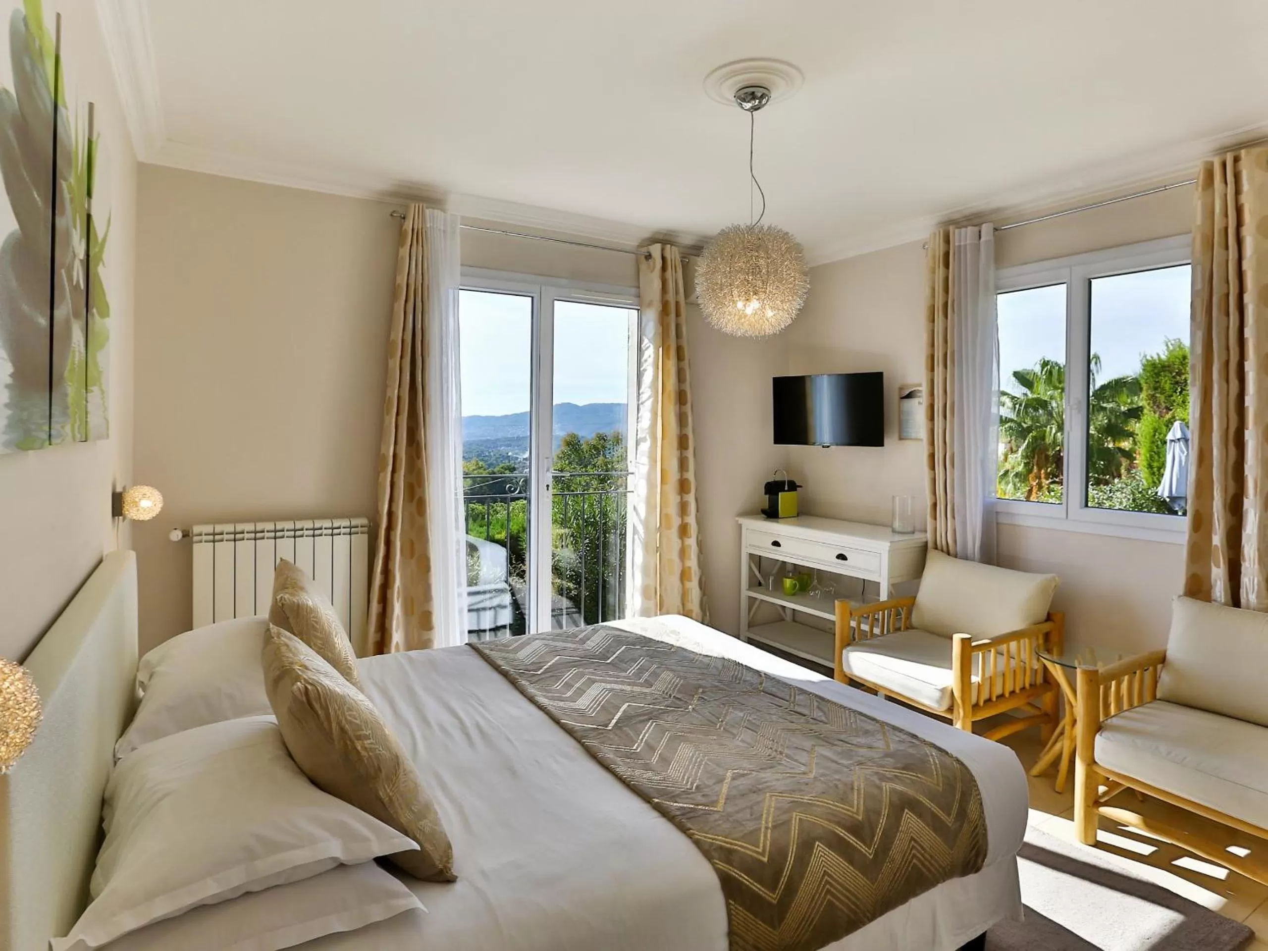 Bedroom in Les chambres d'hôtes de Mougins