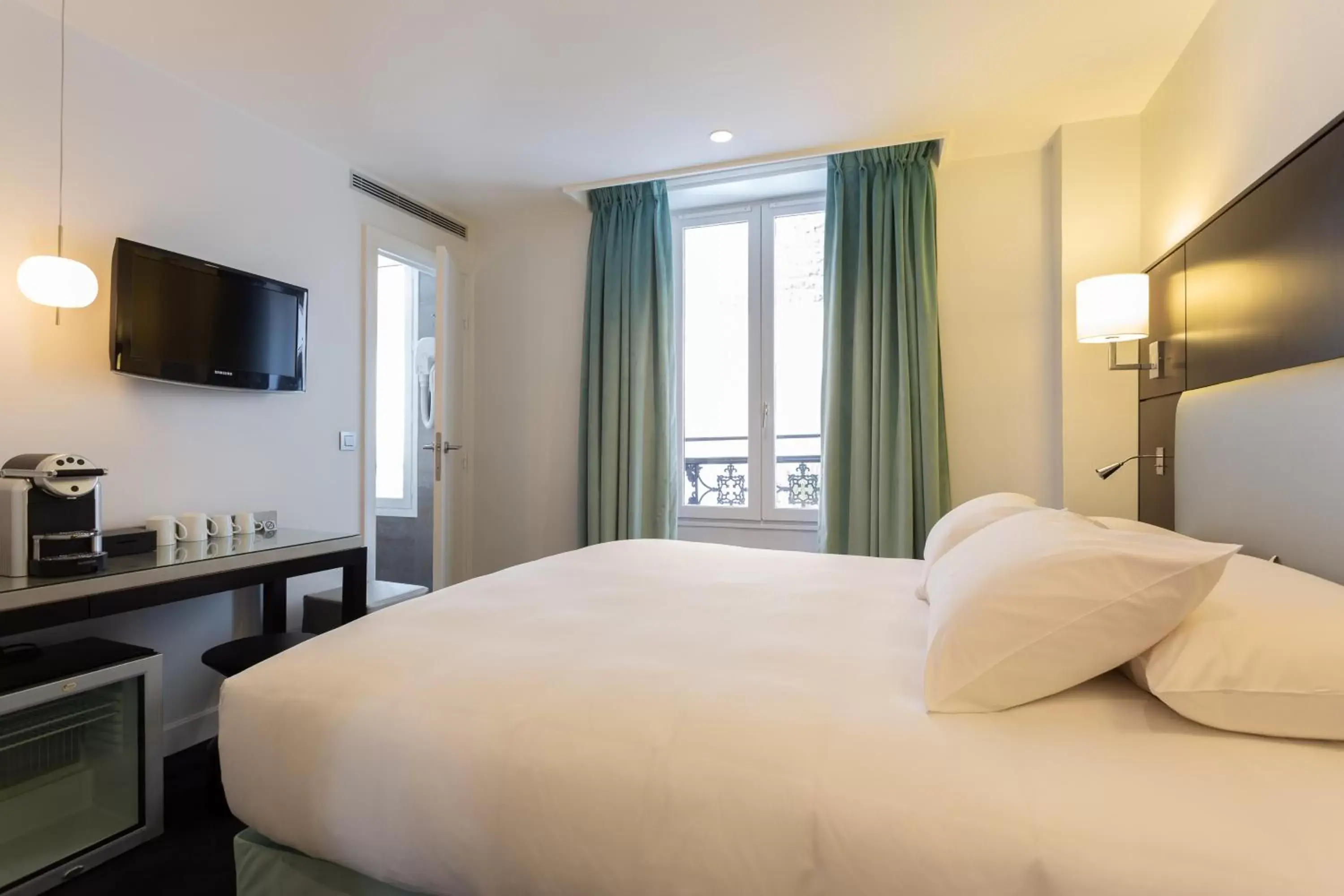 Bed in Hôtel 15 Montparnasse