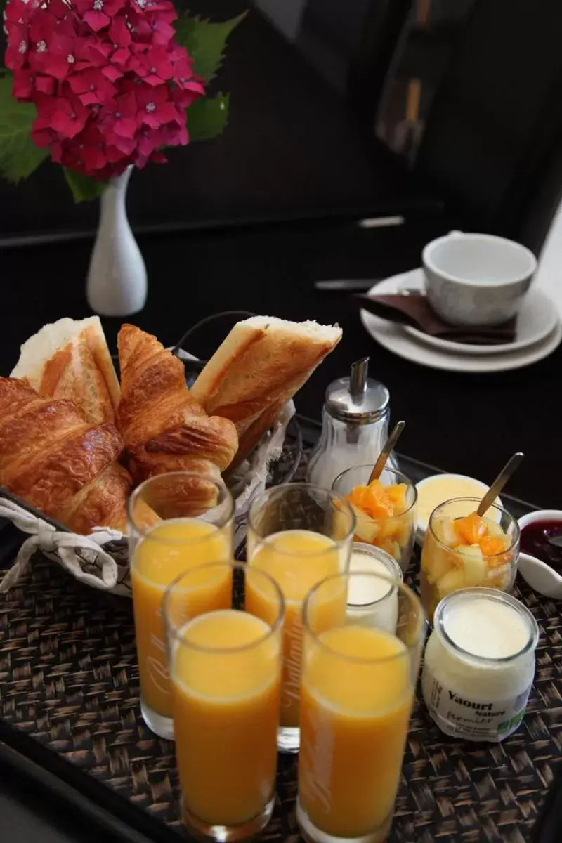 Continental breakfast in Hotel le Bellevue