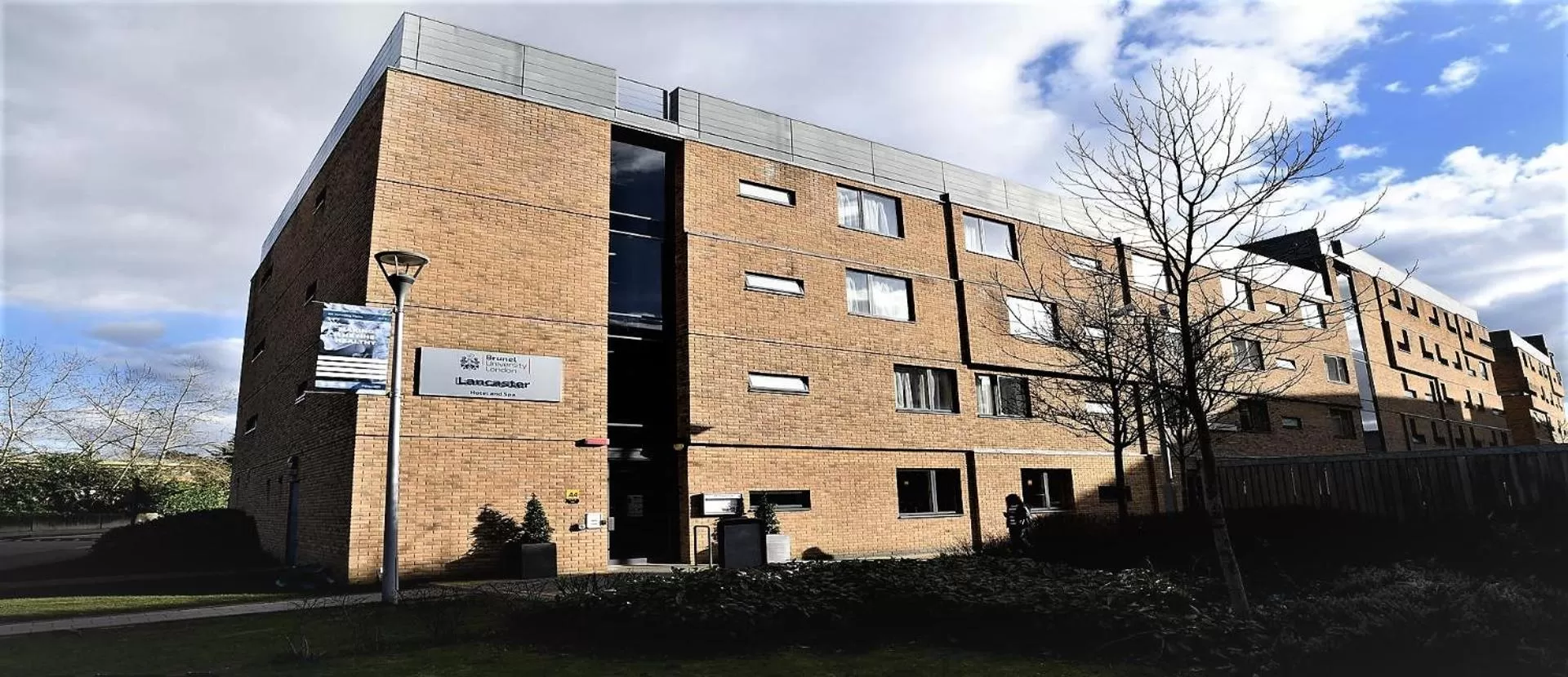 Facade/entrance in Lancaster Hotel