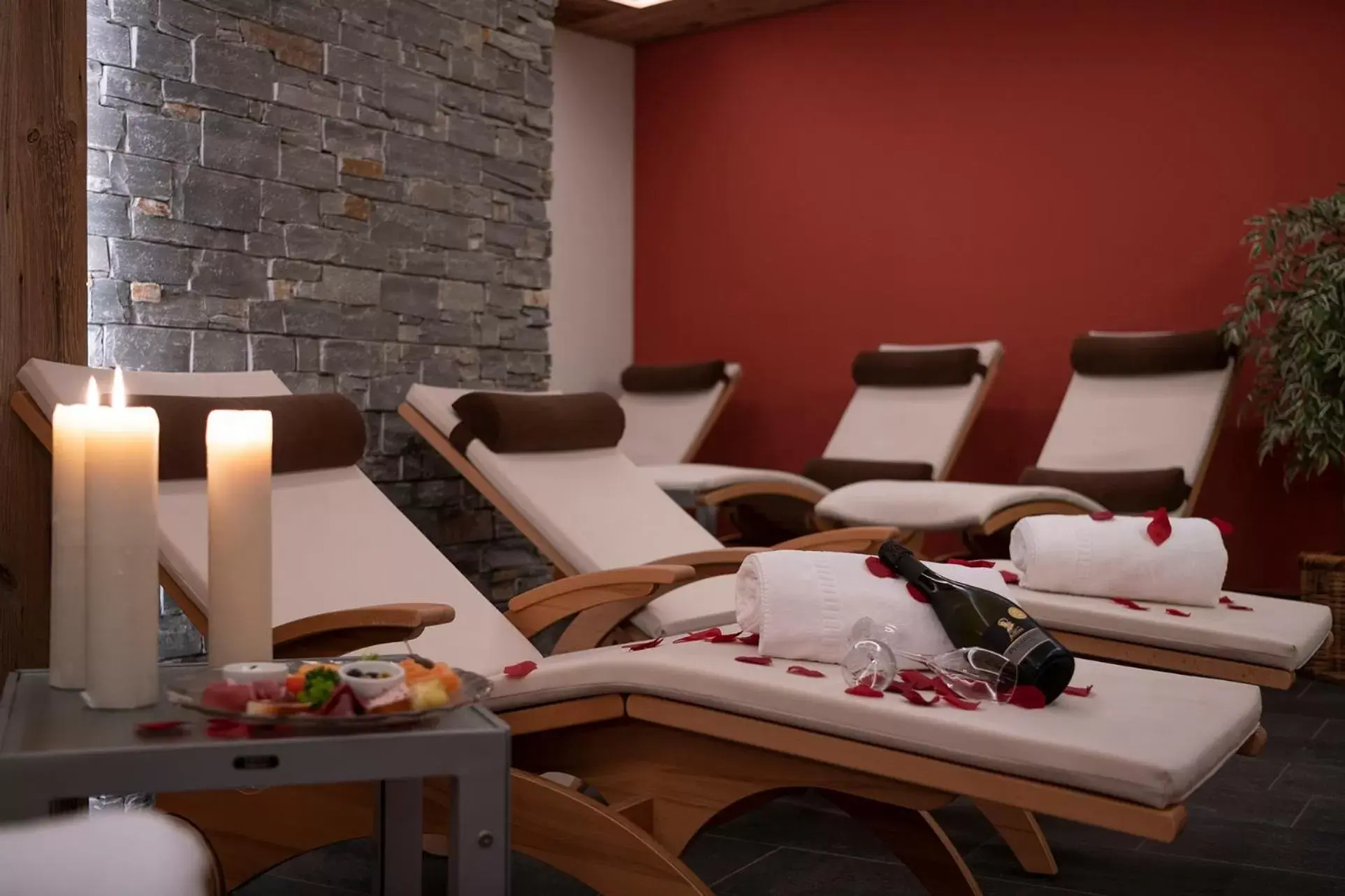 Spa and wellness centre/facilities in Sunstar Hotel Klosters