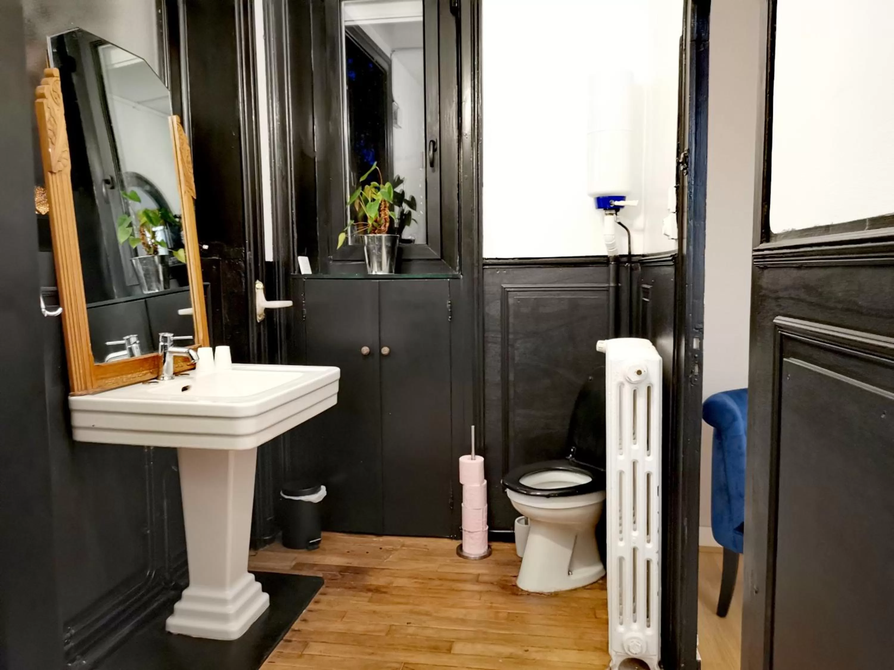 Toilet, Bathroom in Chambres d'hôtes La Maison Blanche