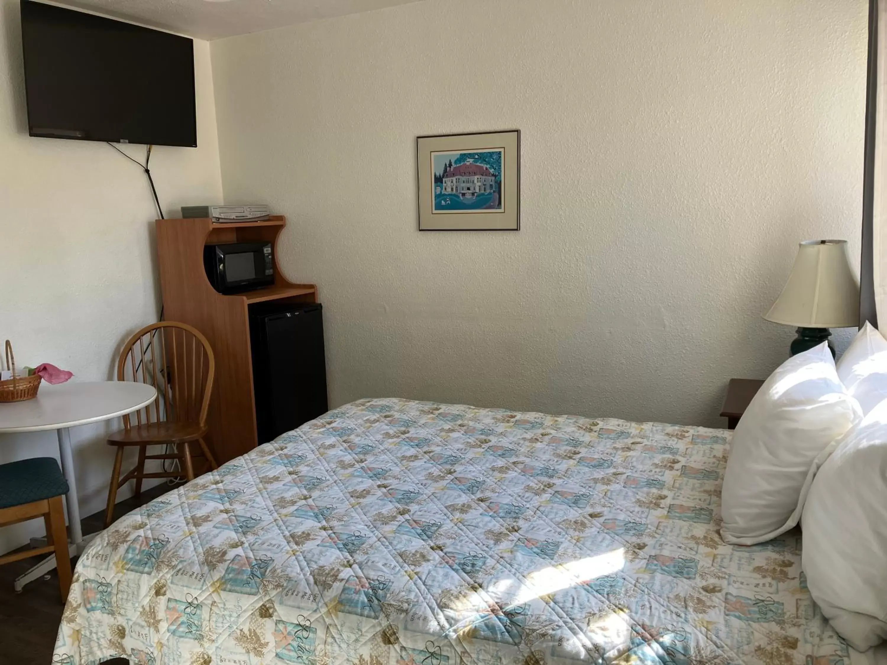 Queen Suite in Lighthouse Inn Queen Suite in Lighthouse Inn