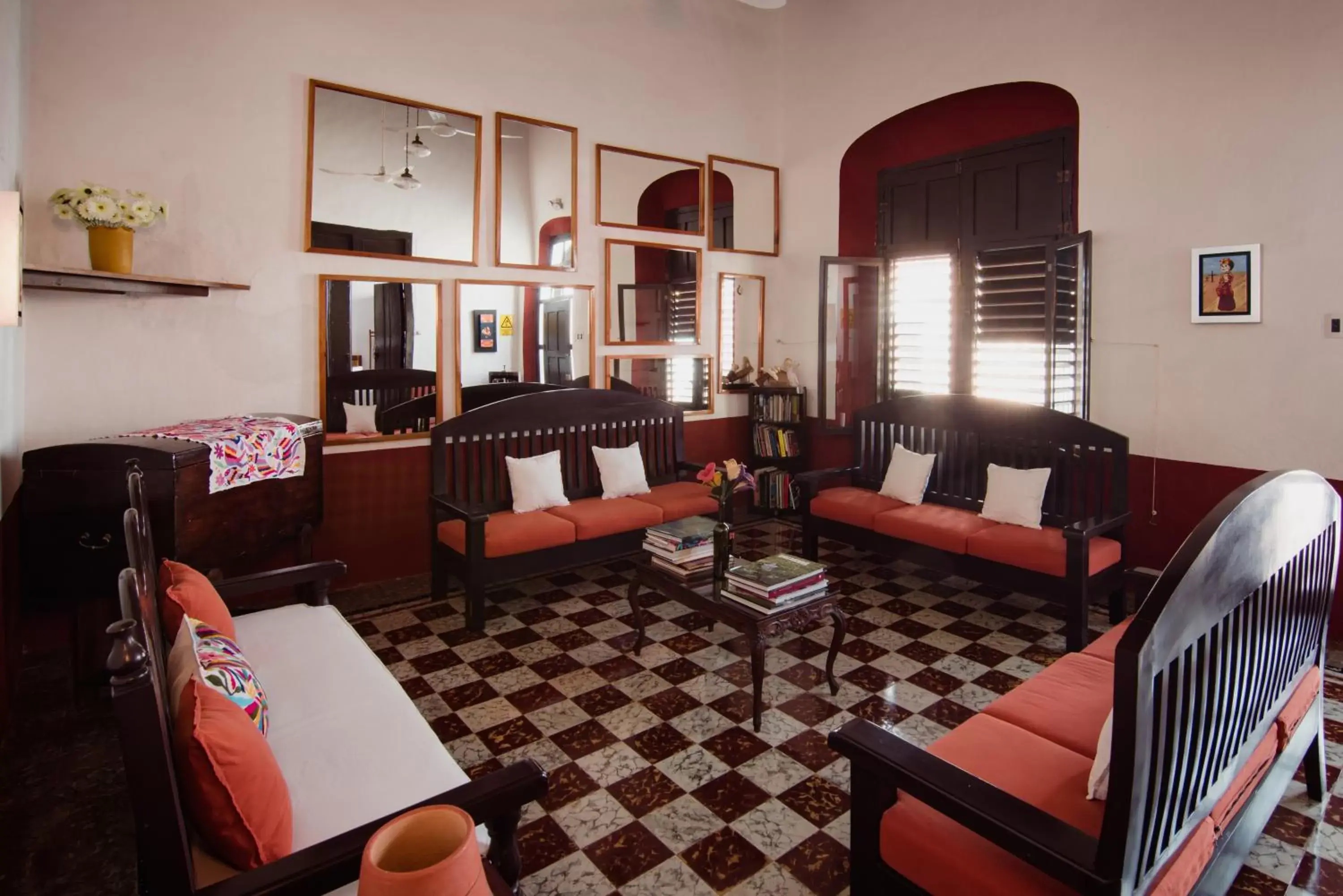 Lobby or reception, Restaurant/Places to Eat in Casa de Zari B&B