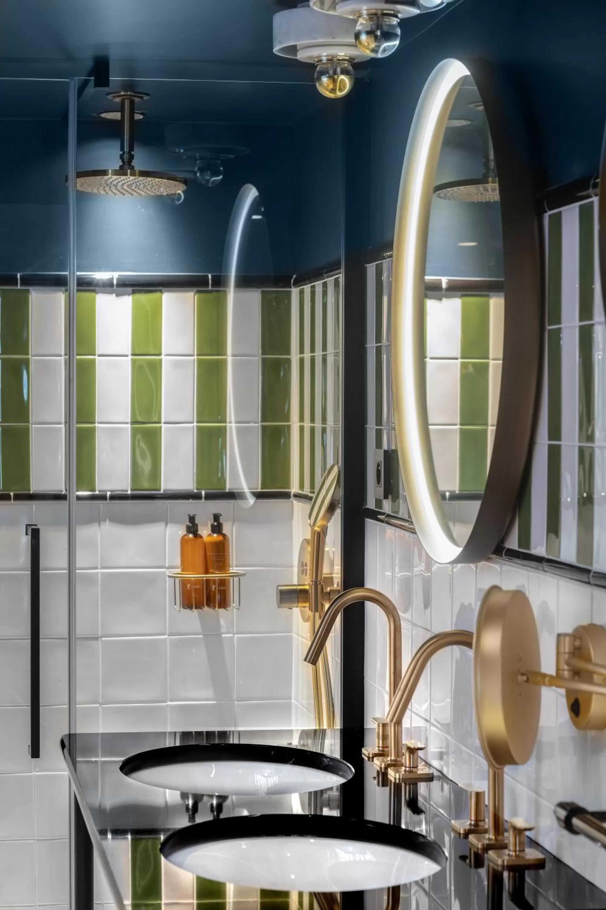 Bathroom in Chouchou Hotel