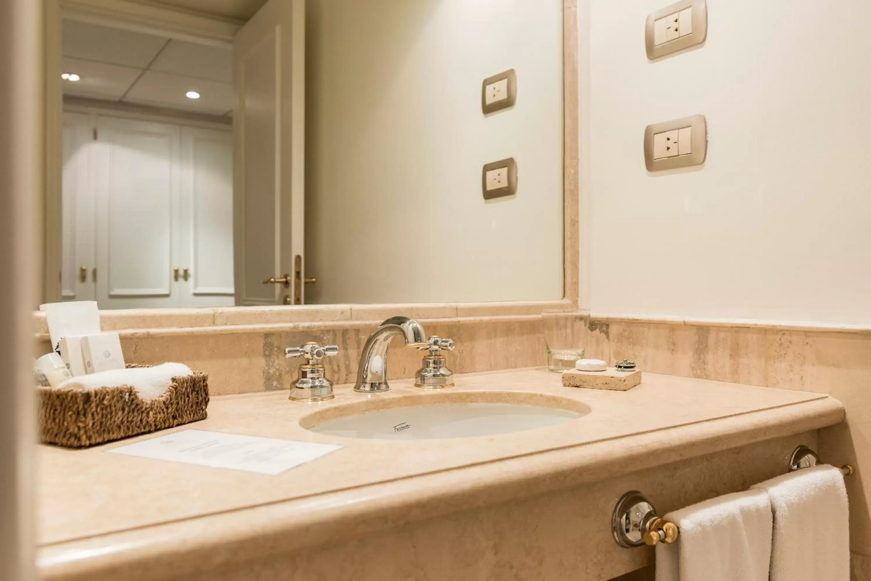 Bathroom in Loi Suites Recoleta Hotel