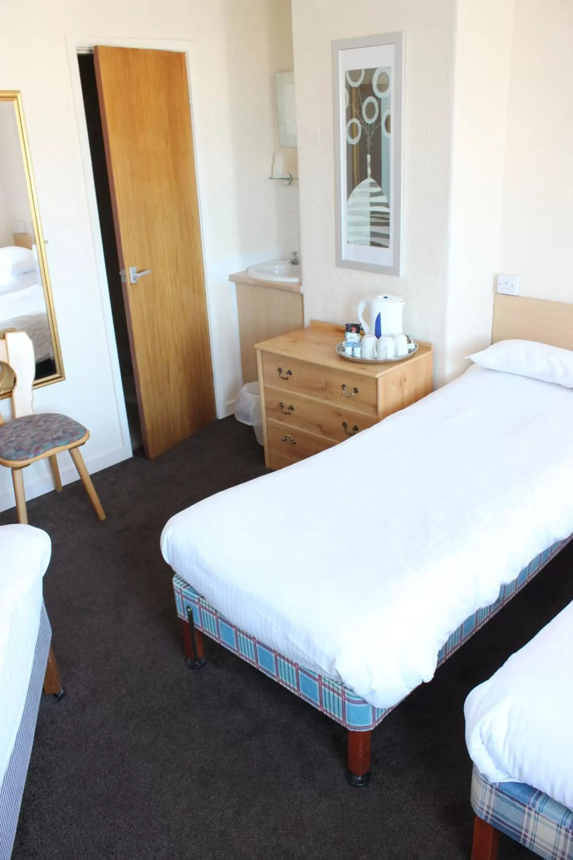 Family Room (2 Adults + 1 Child) in The Colwyn Hotel - near Pleasure Beach