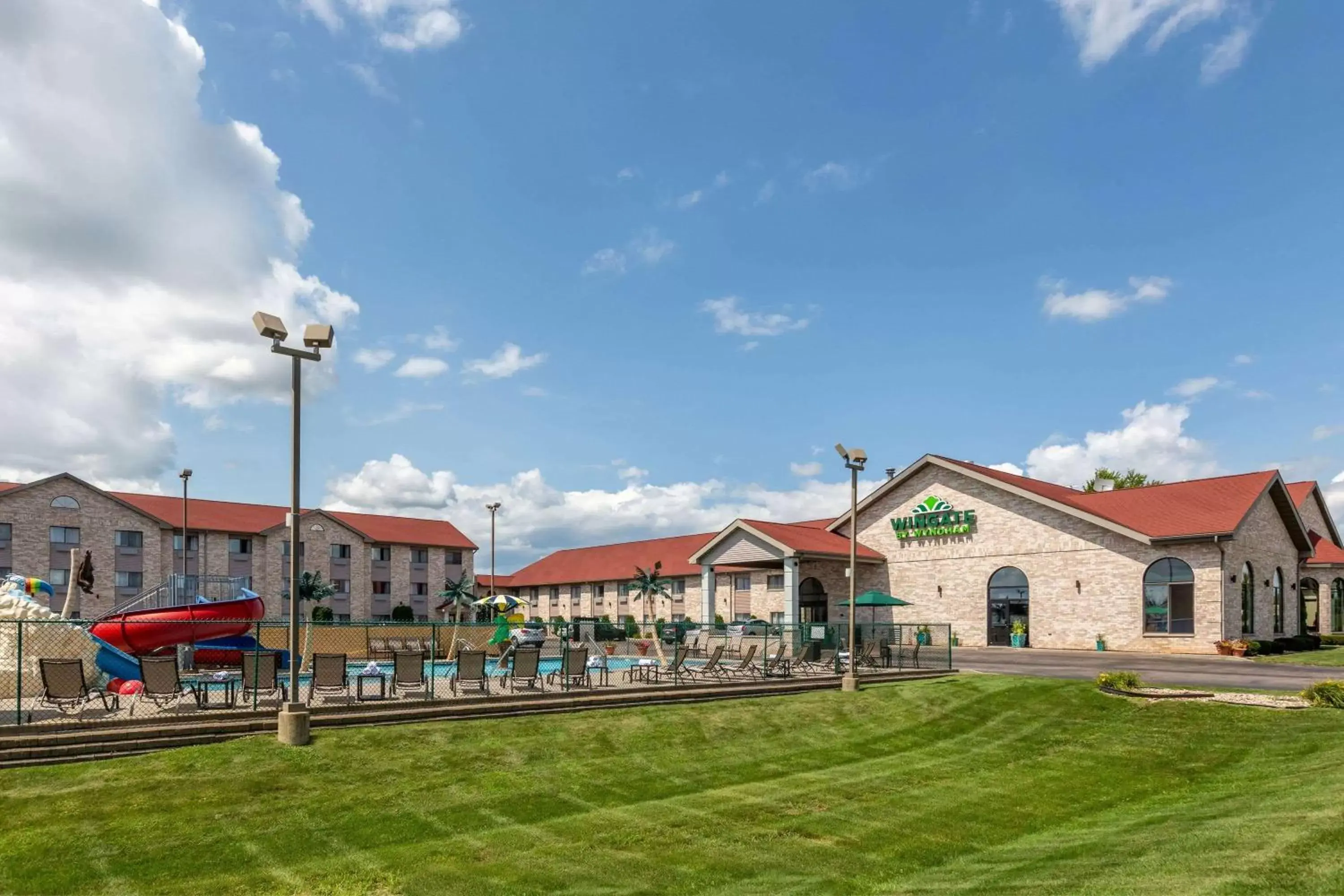 Property Building in Wingate by Wyndham Wisconsin Dells Waterpark