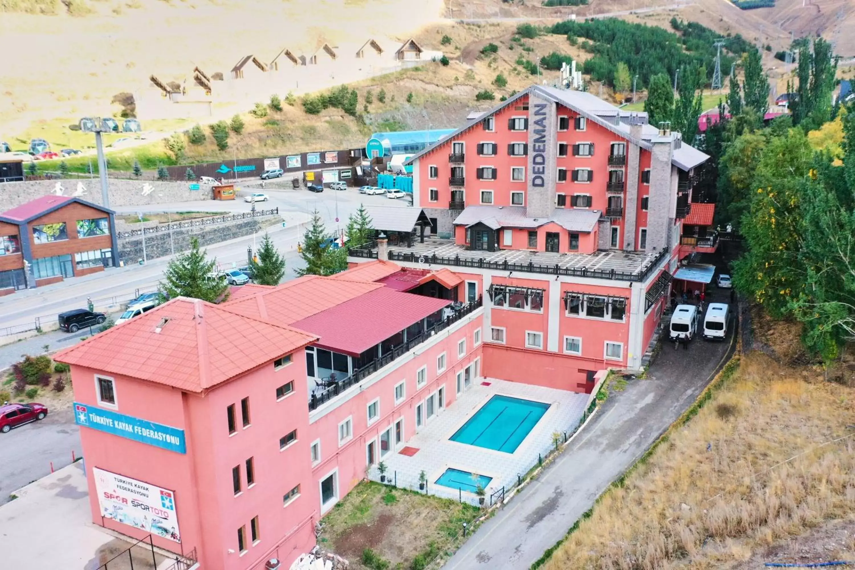Property building, Bird's-eye View in Dedeman Palandoken Ski Lodge Hotel