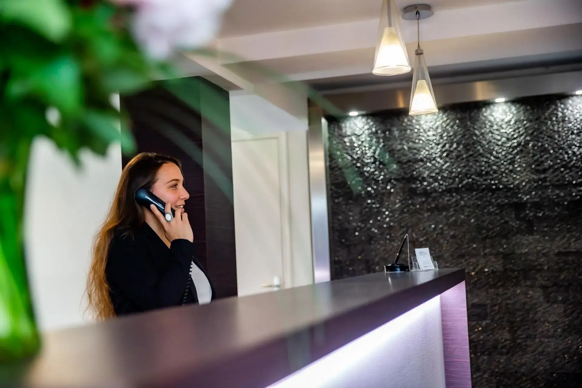 Staff in Hôtel du Château Dinan - Originals Boutique