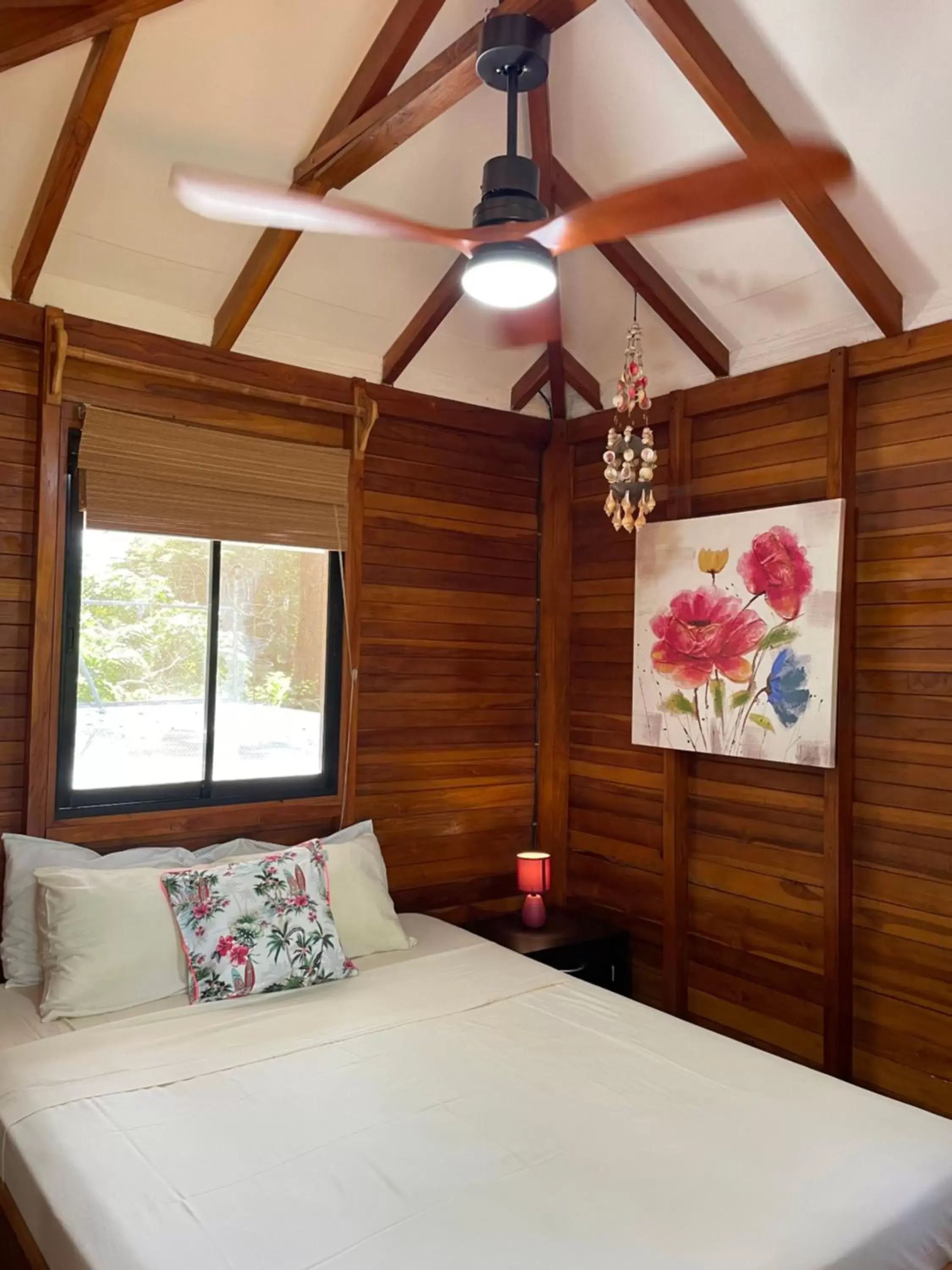 Bed in The Beach Bungalows - Digital Nomad Friendly - Adults Only