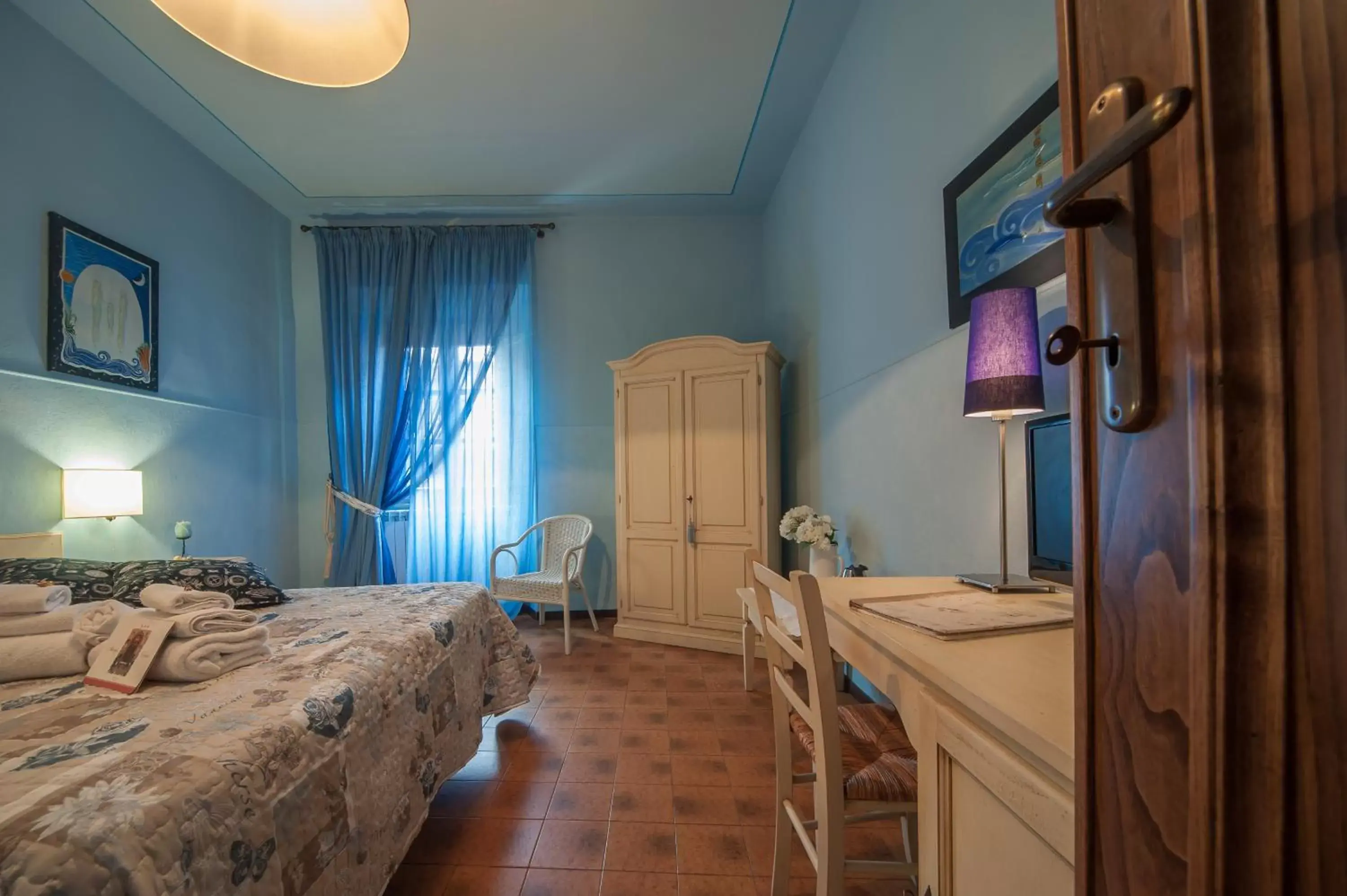 Photo of the whole room in Albergo Etruria