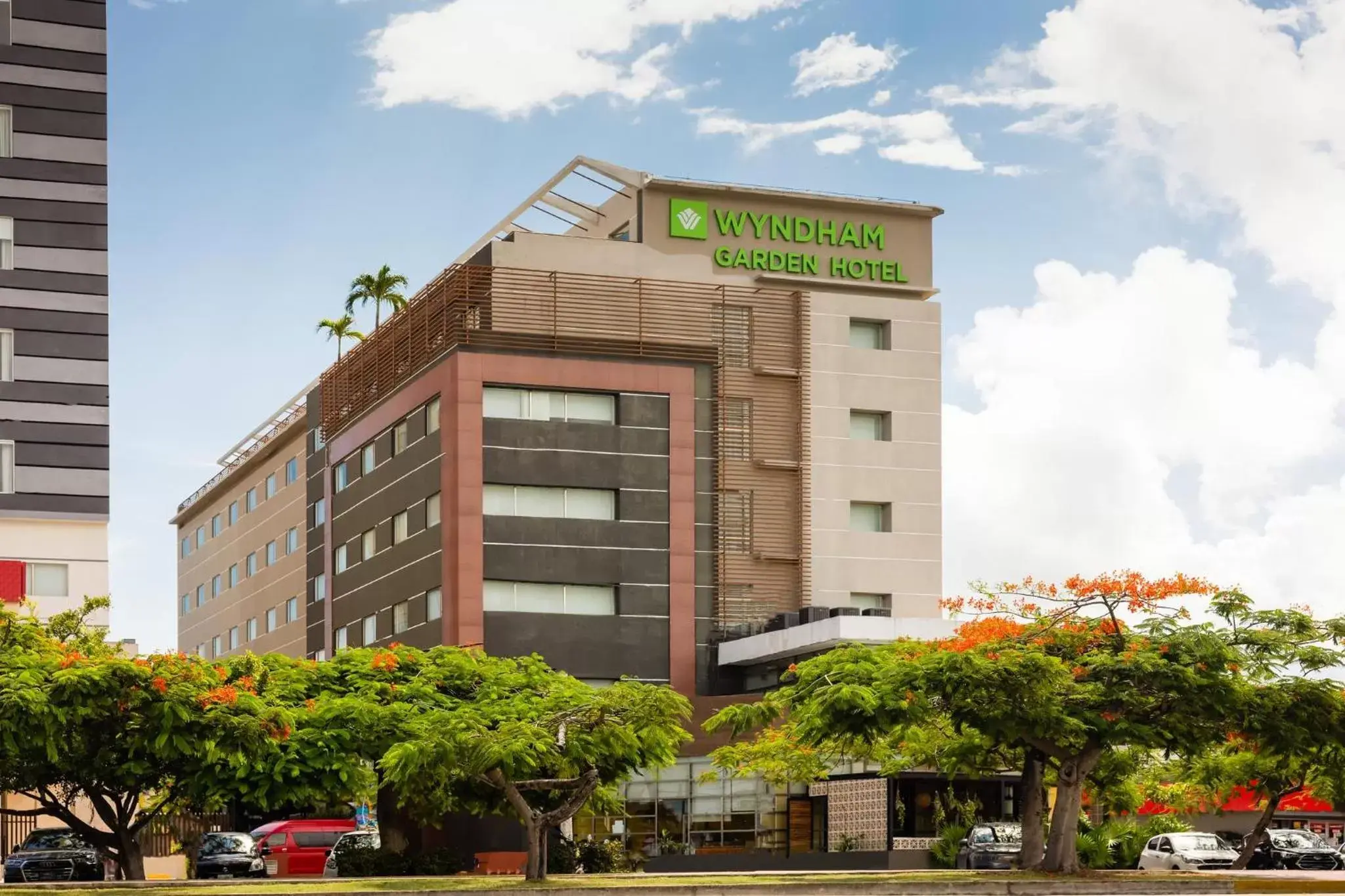 Property Building in Wyndham Garden Cancun Downtown