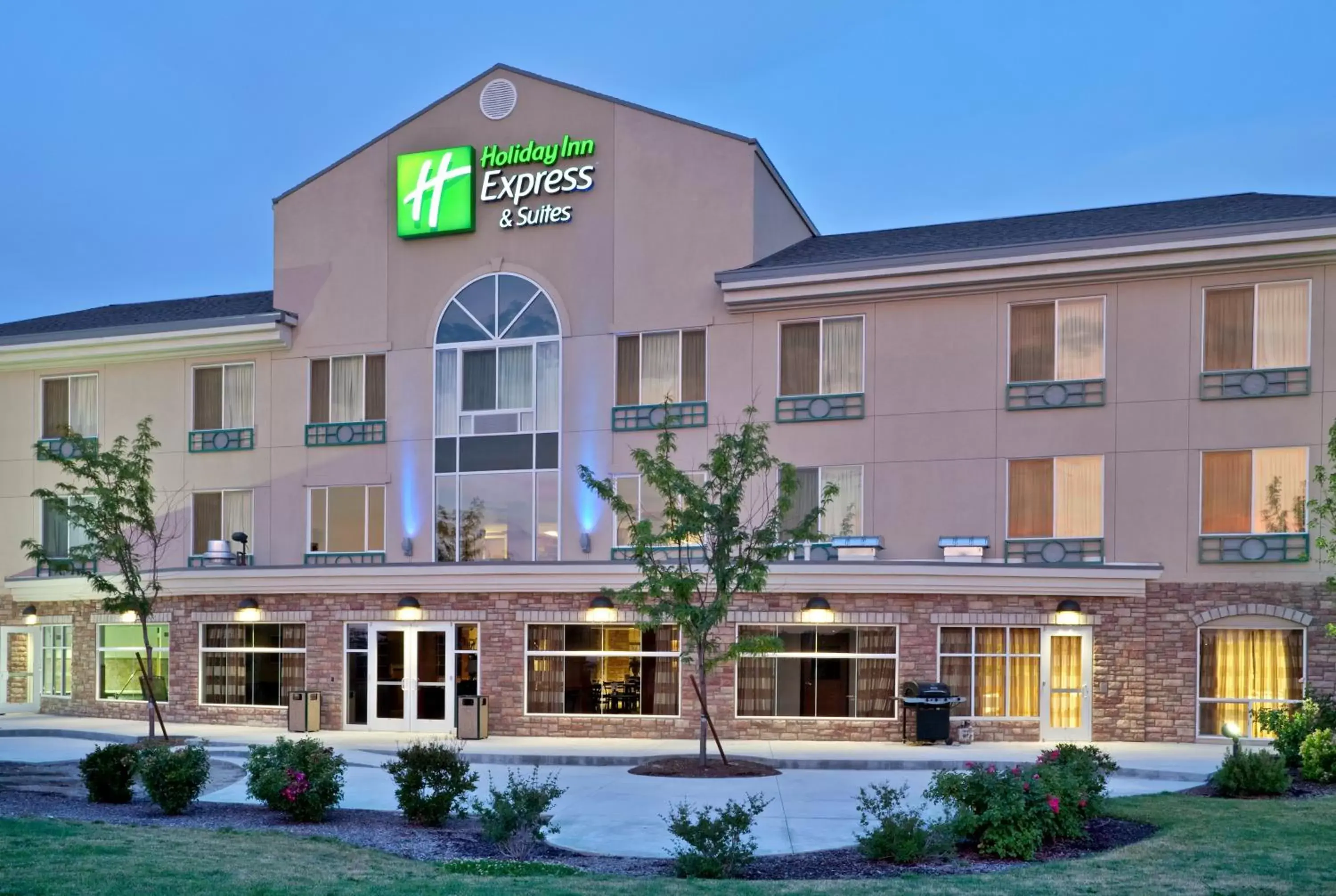 Property Building in Holiday Inn Express & Suites Nampa - Idaho Center, an IHG Hotel