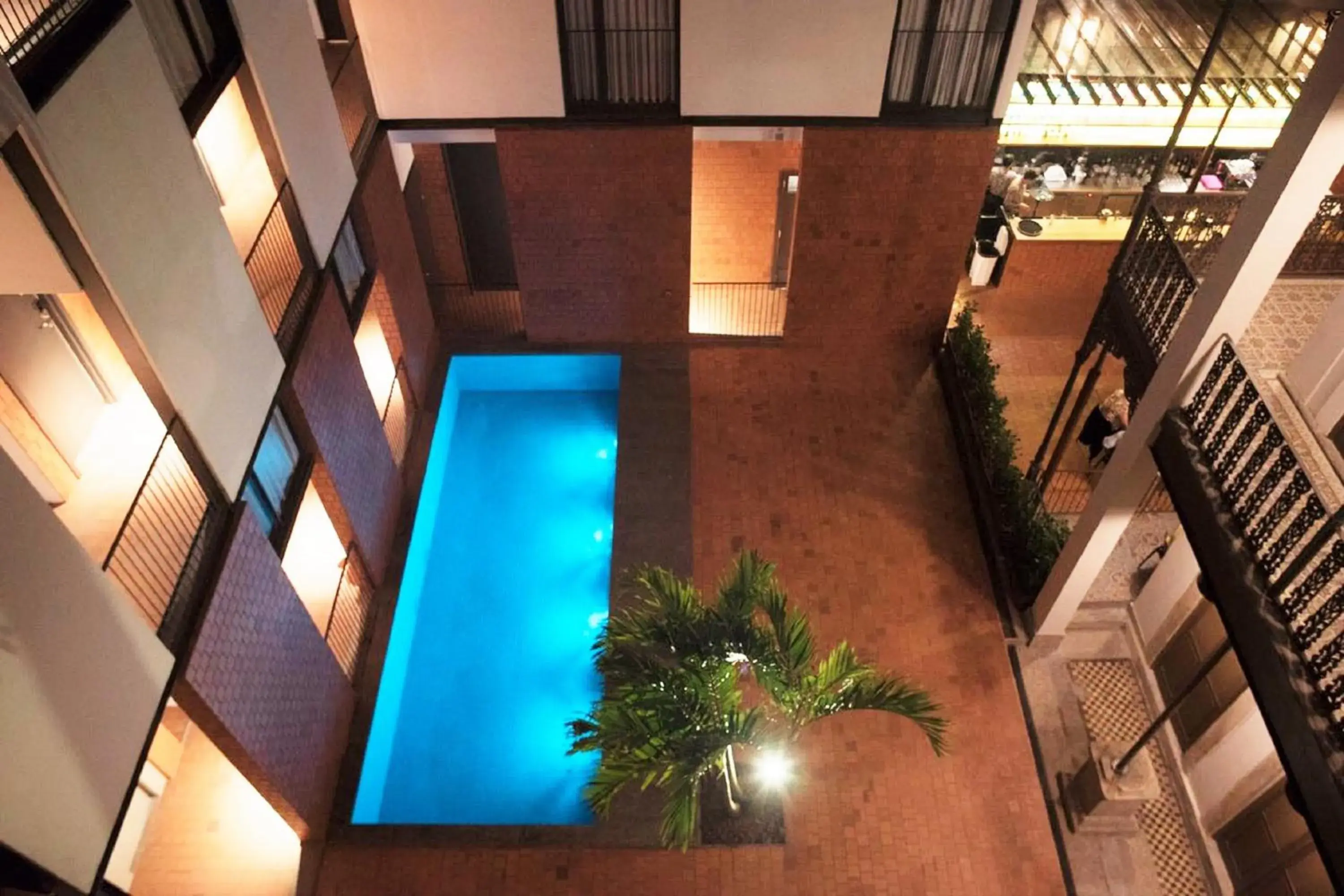 Swimming pool, Balcony/Terrace in Villa 25