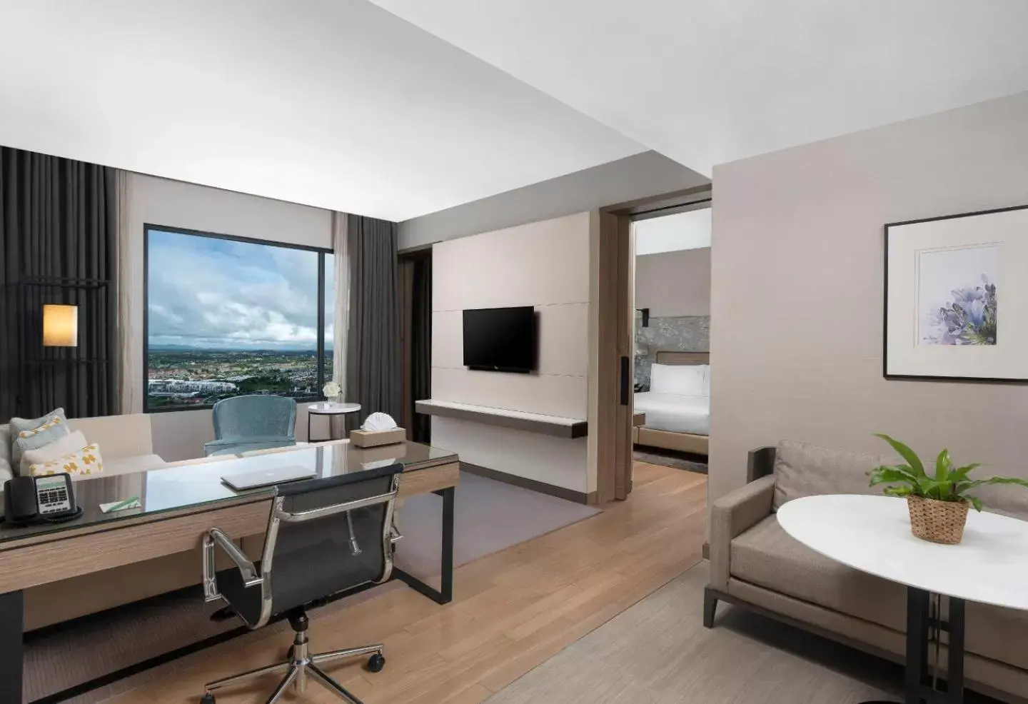 1 King Bed 2 Single Beds 2 Bedroom Suite in Holiday Inn & Suites Rayong City Centre by IHG 1 King Bed 2 Single Beds 2 Bedroom Suite in Holiday Inn & Suites Rayong City Centre by IHG