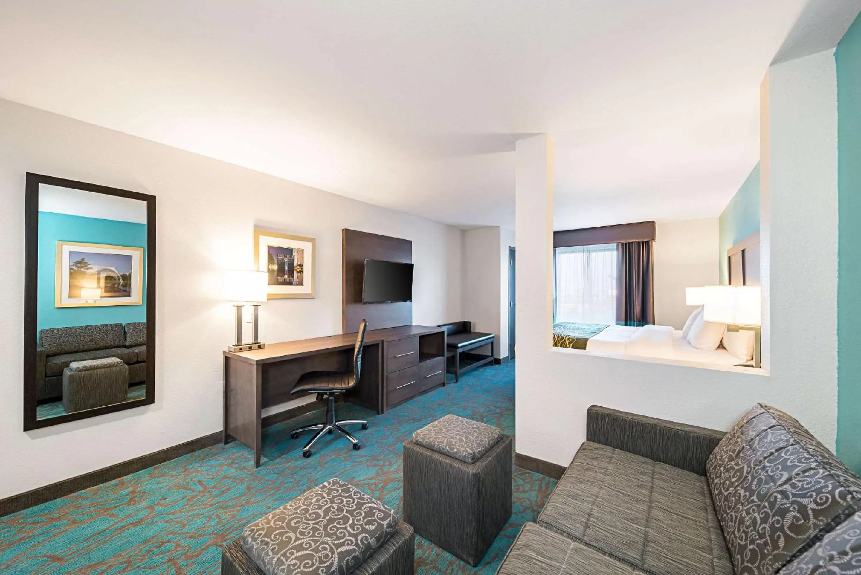 Photo of the whole room, Bed in Comfort Inn & Suites Oklahoma City near Bricktown