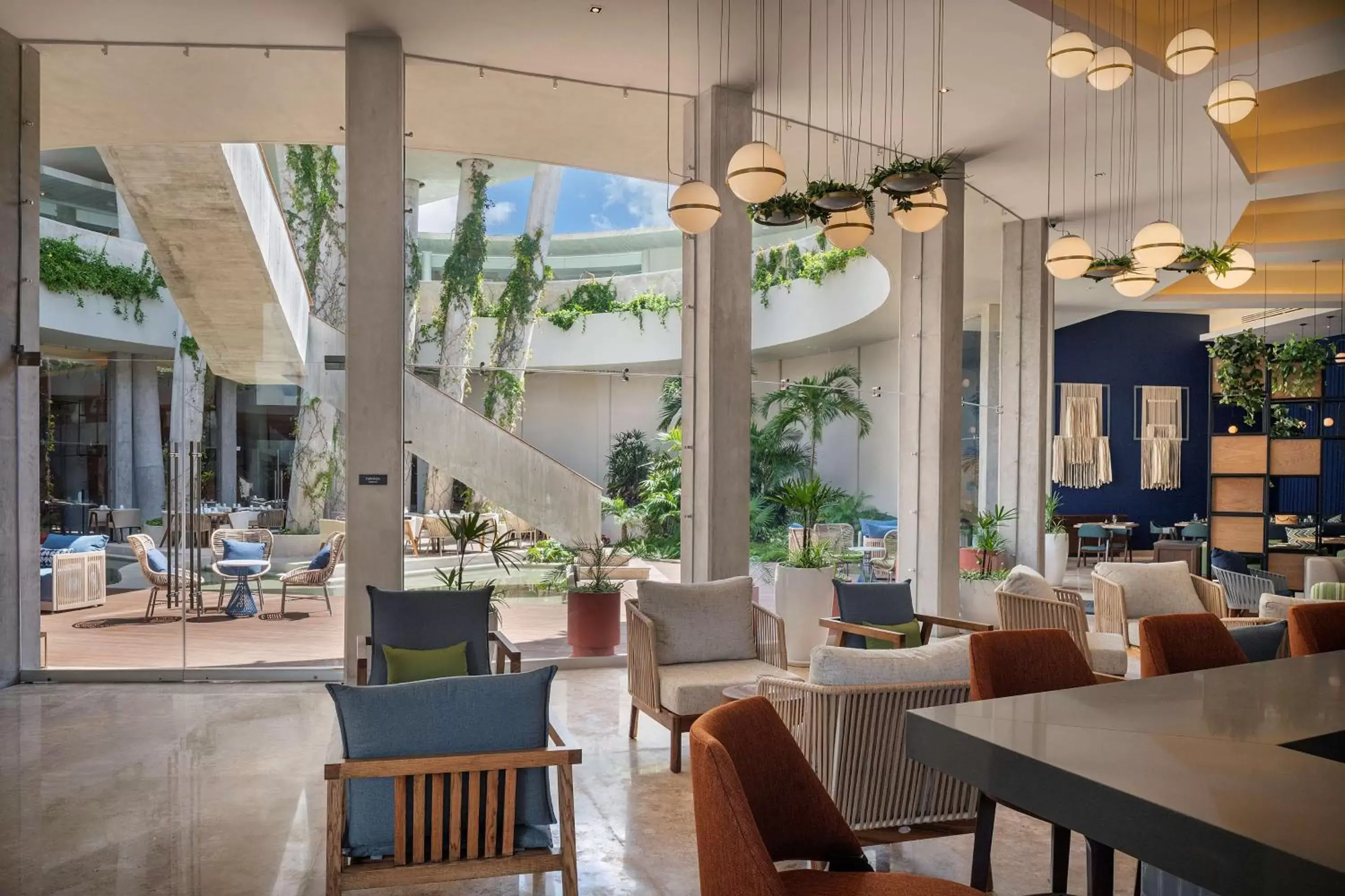 Lobby or reception, Restaurant/Places to Eat in Hilton Garden Inn Cancun Airport