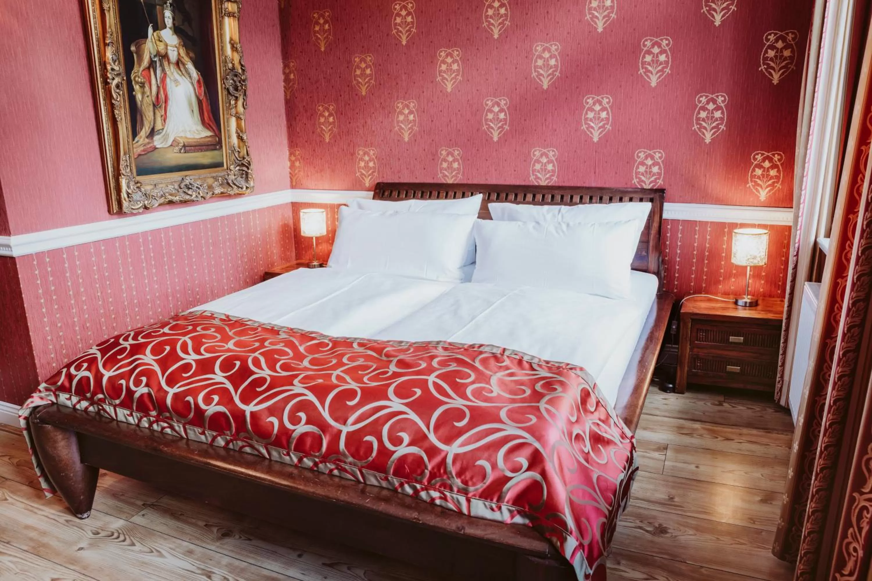 Photo of the whole room, Bed in THE GATE GARDEN Hotel