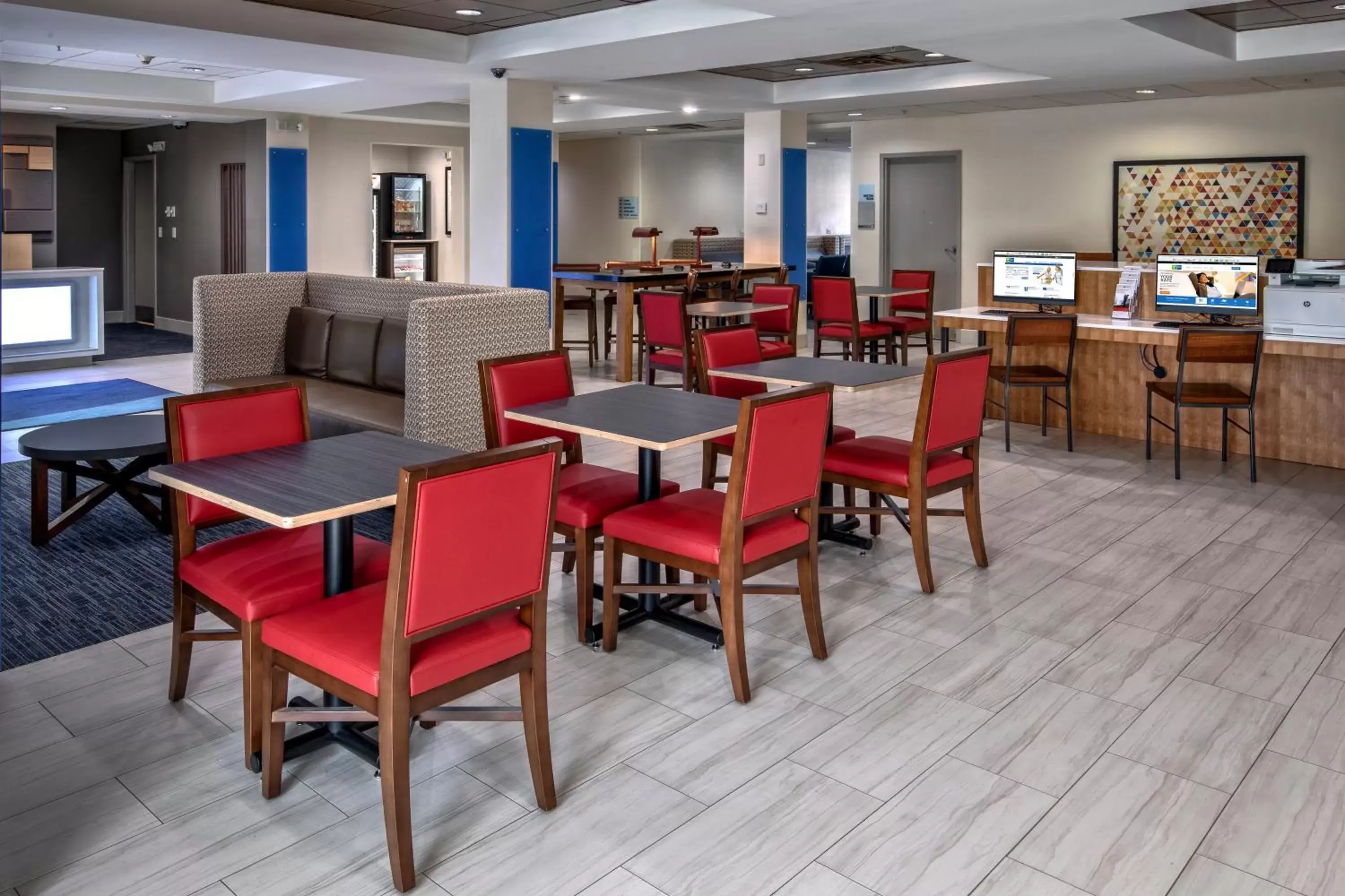 Breakfast, Restaurant/Places to Eat in Holiday Inn Express Hotel & Suites Smyrna-Nashville Area, an IHG Hotel