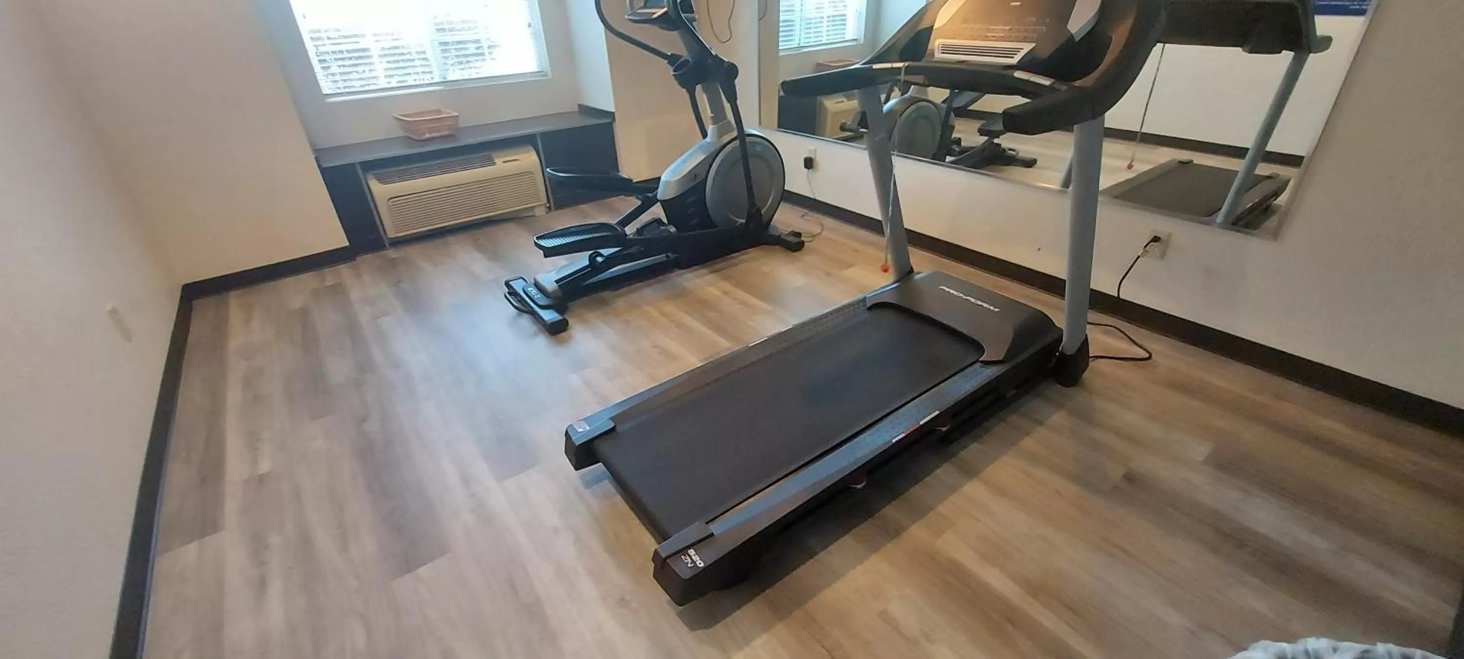 Fitness centre/facilities in Microtel Inn & Suites by Wyndham Hoover/Birmingham