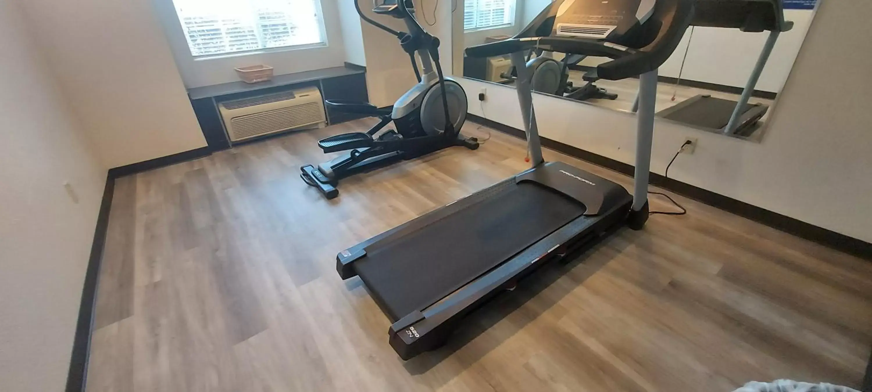 Fitness centre/facilities in Microtel Inn & Suites by Wyndham Hoover/Birmingham Fitness centre/facilities in Microtel Inn & Suites by Wyndham Hoover/Birmingham