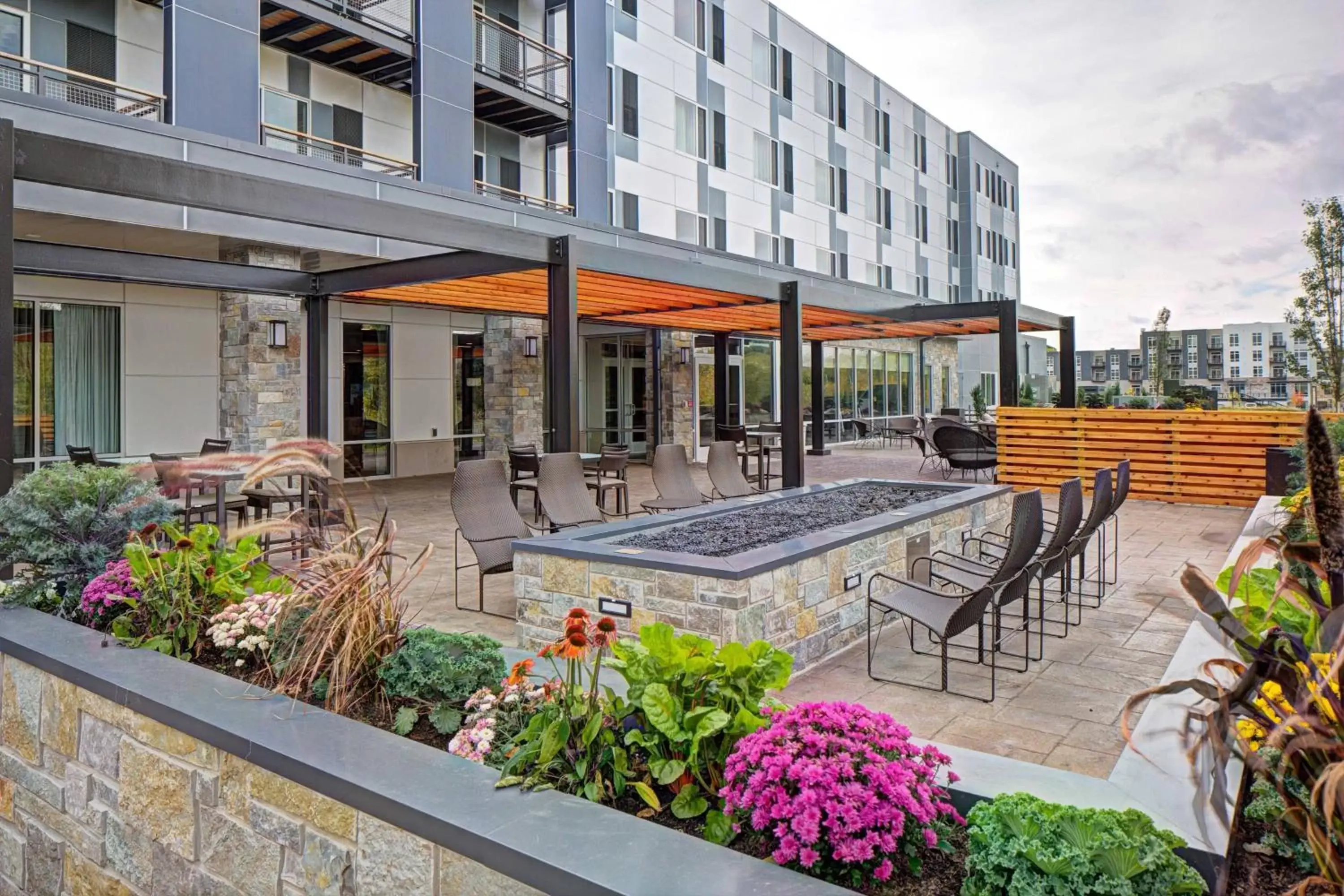 Property building, Swimming Pool in Courtyard by Marriott Appleton Riverfront