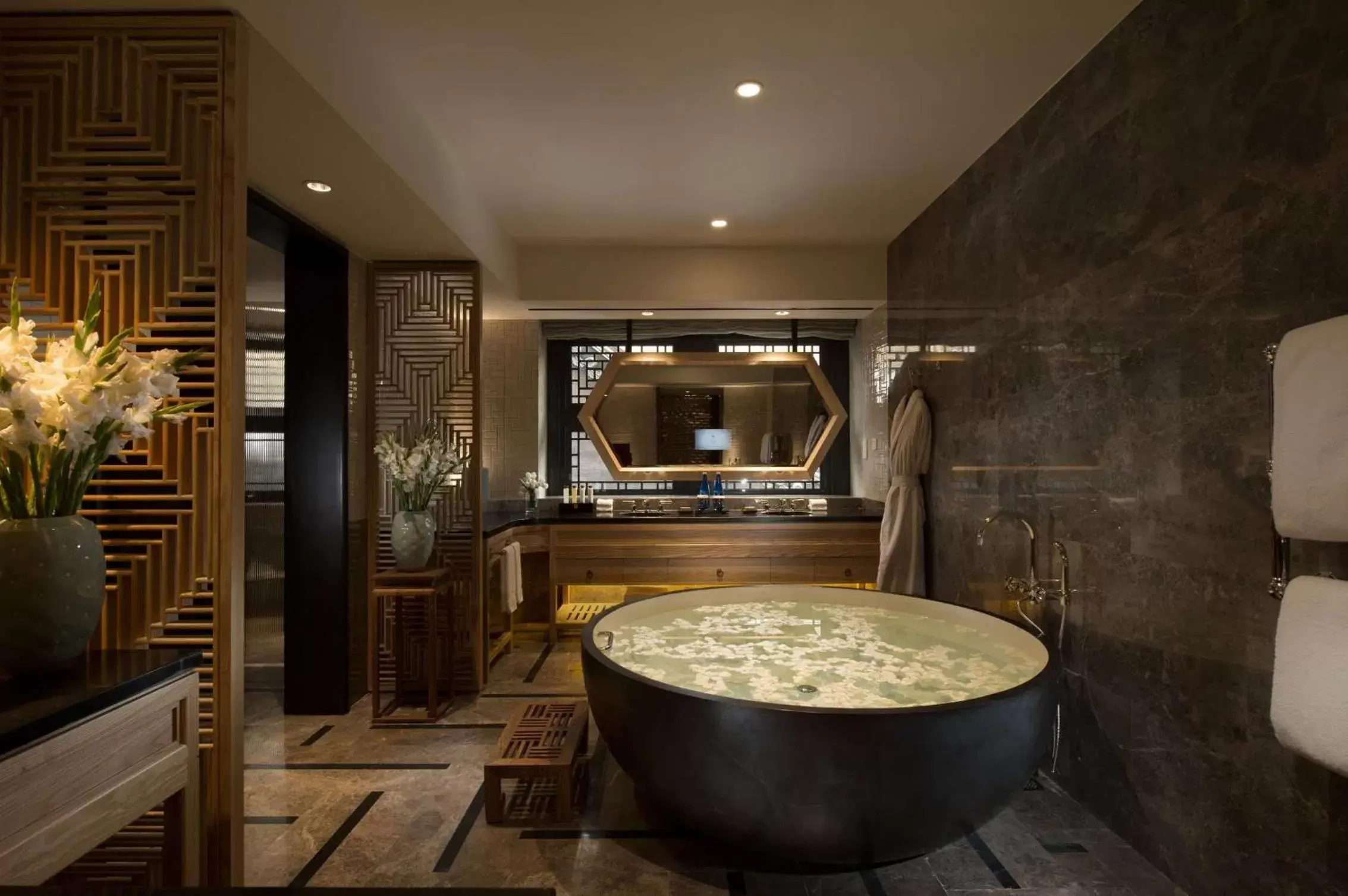 Bathroom in Waldorf Astoria Beijing