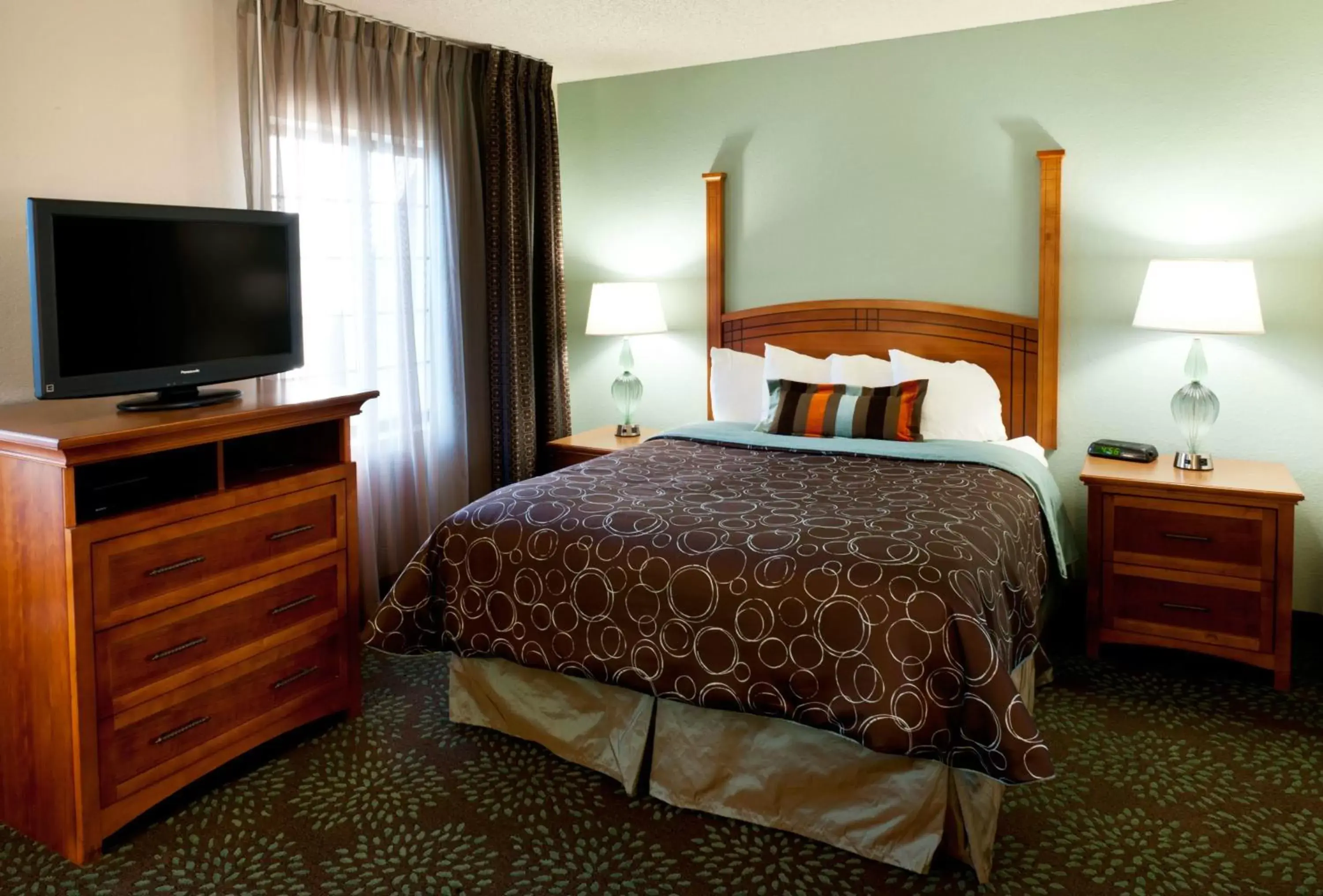 Photo of the whole room, Bed in Staybridge Suites Minneapolis-Maple Grove, an IHG Hotel