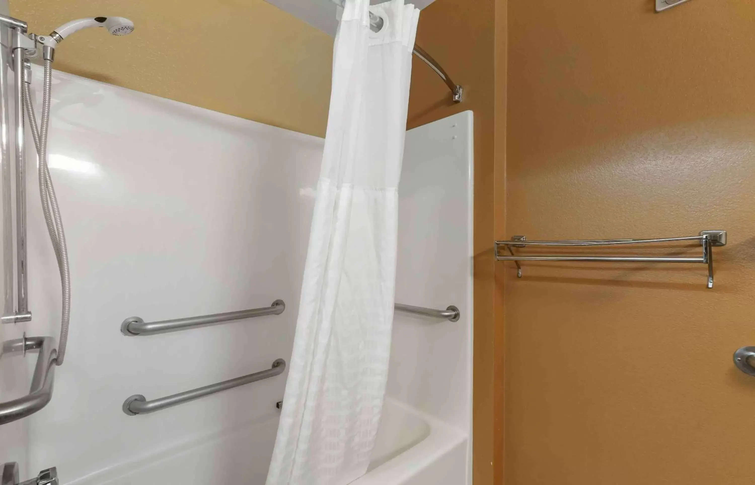 Bathroom in Extended Stay America Suites - Tampa - Airport - Spruce Street