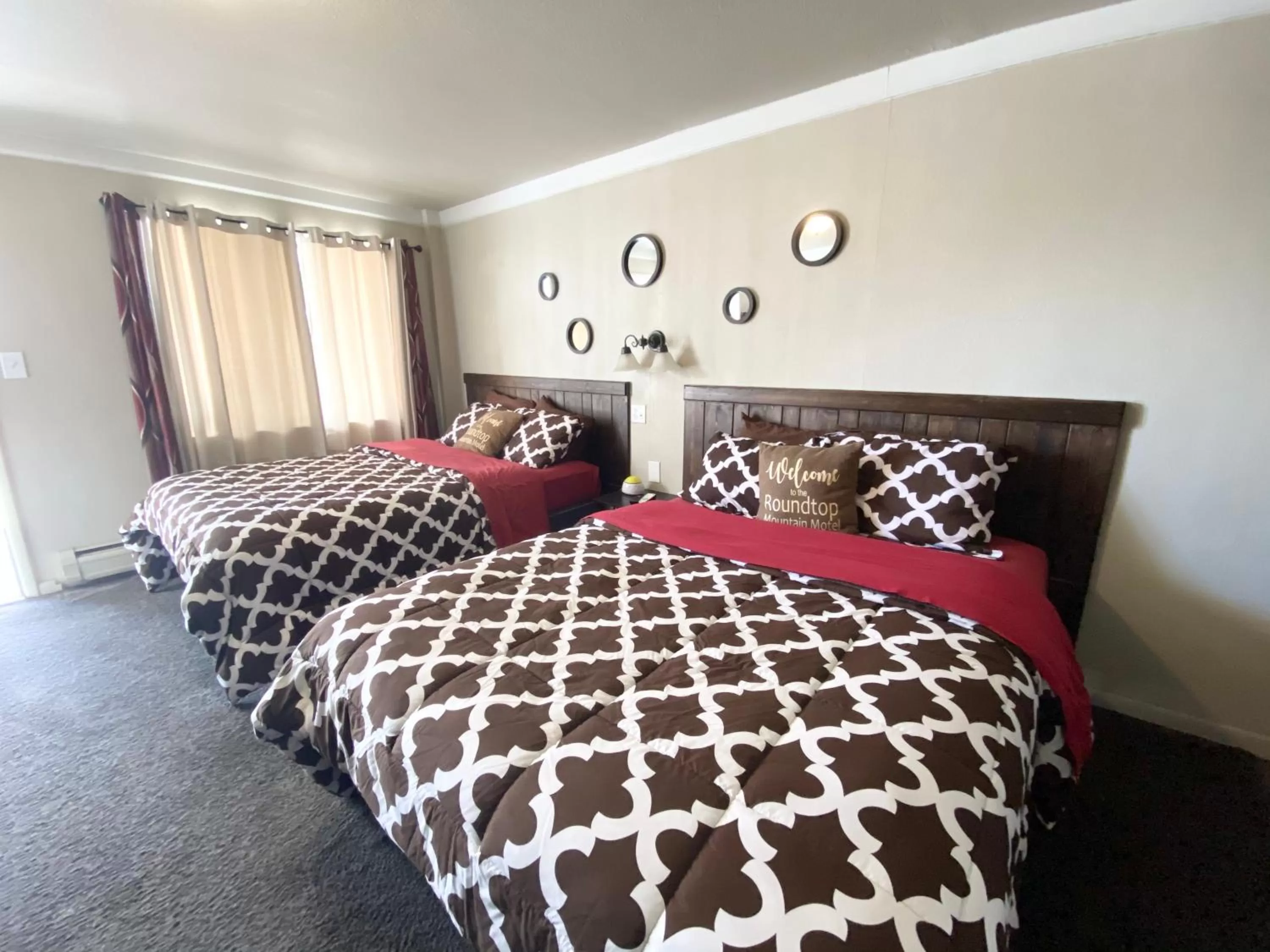 Bed in Roundtop Mountain Vista - Cabins and Motel