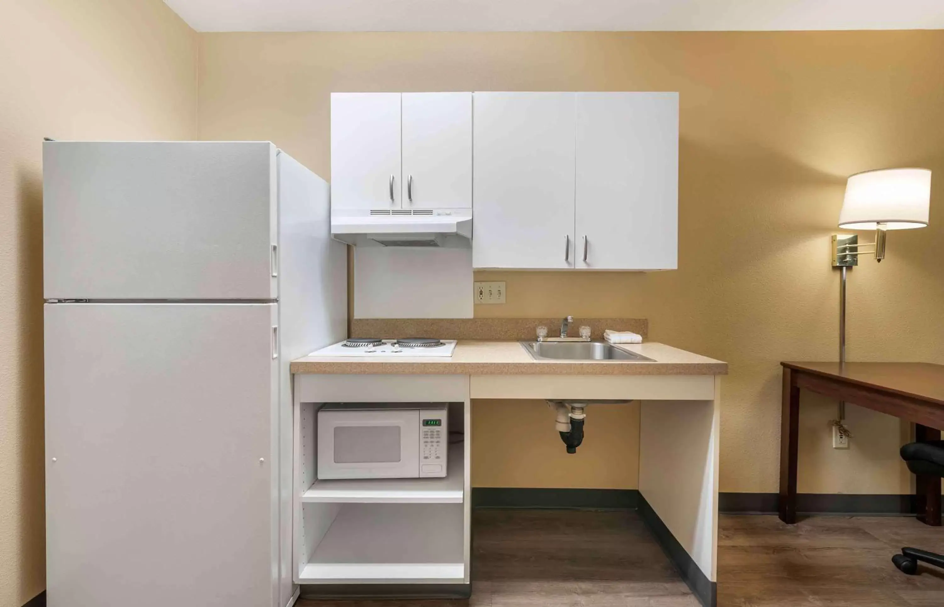 Bedroom, Kitchen/Kitchenette in Extended Stay America Suites - Colorado Springs - West