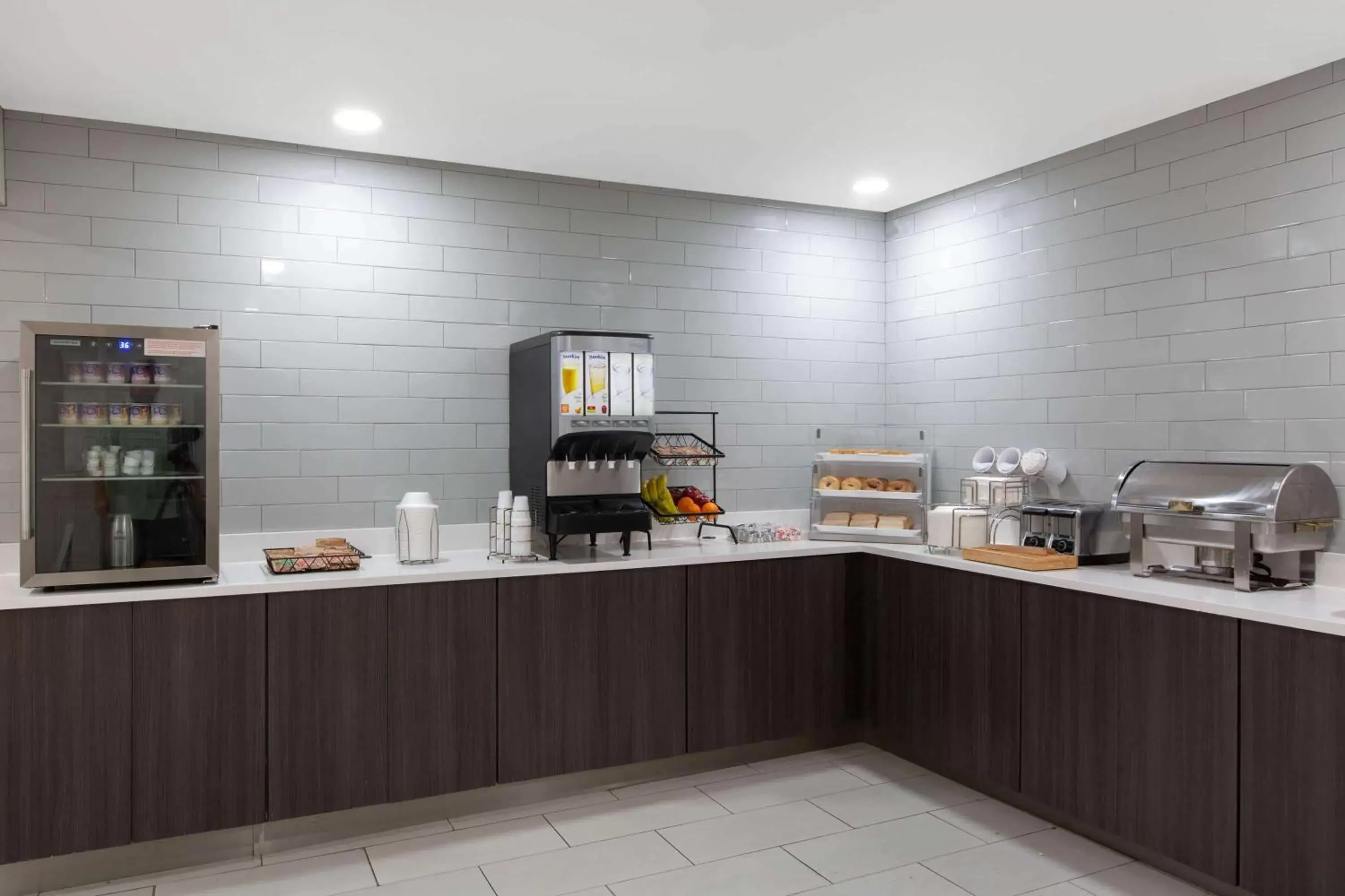 Restaurant/places to eat in La Quinta by Wyndham Blue Springs Restaurant/places to eat in La Quinta by Wyndham Blue Springs