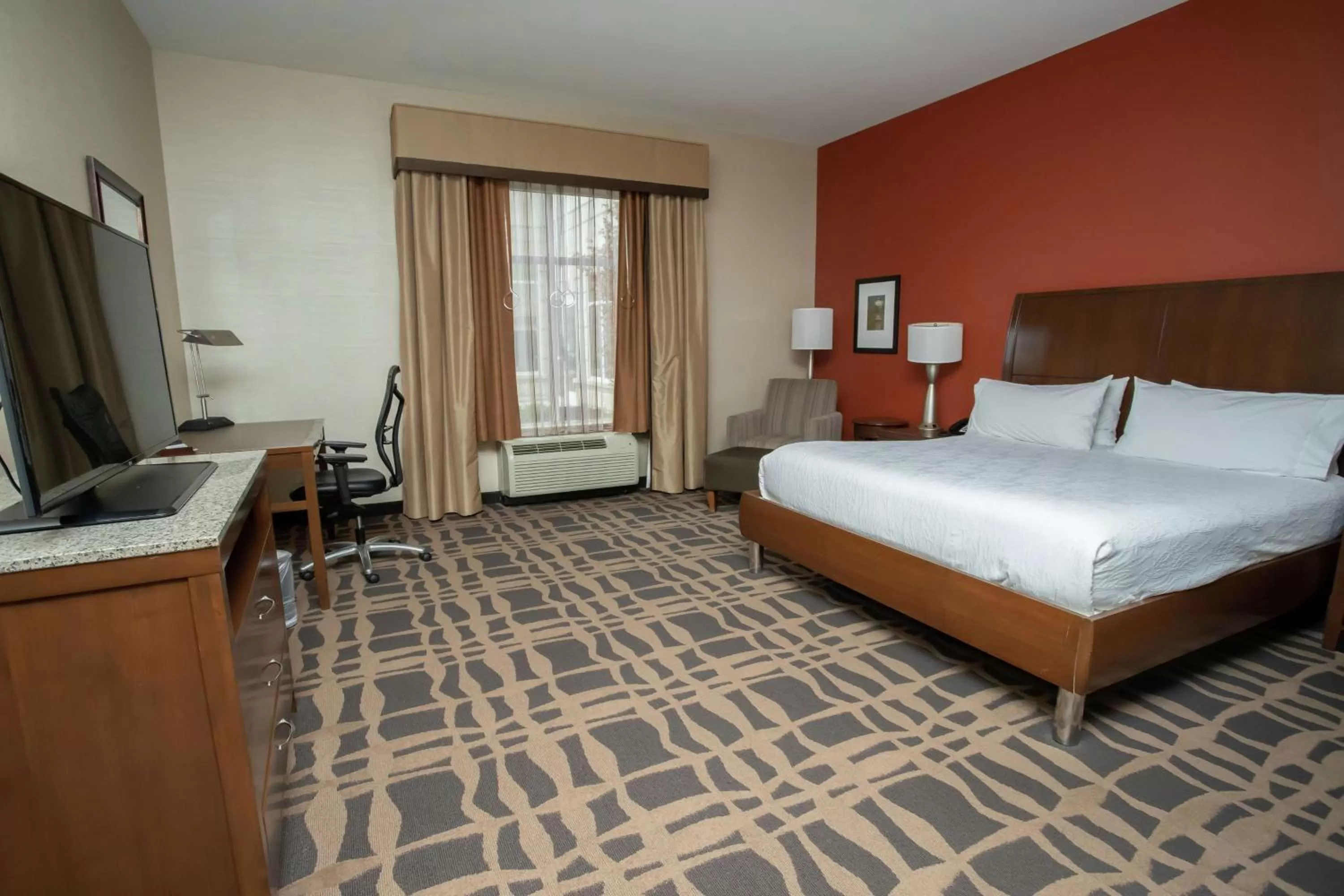 Bed in Hilton Garden Inn Dayton South - Austin Landing