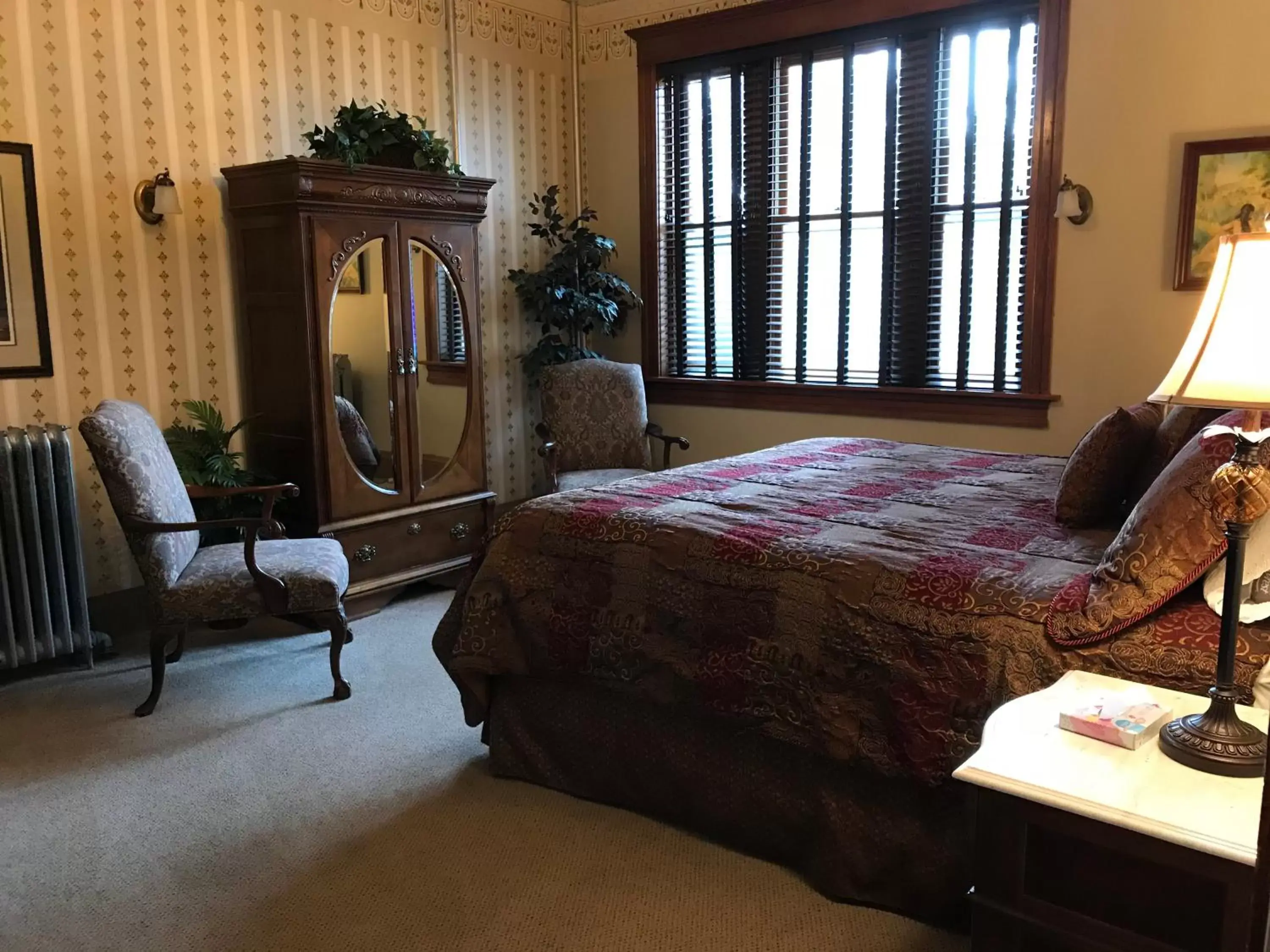 Bed in Cripple Creek Hospitality House & Travel Park
