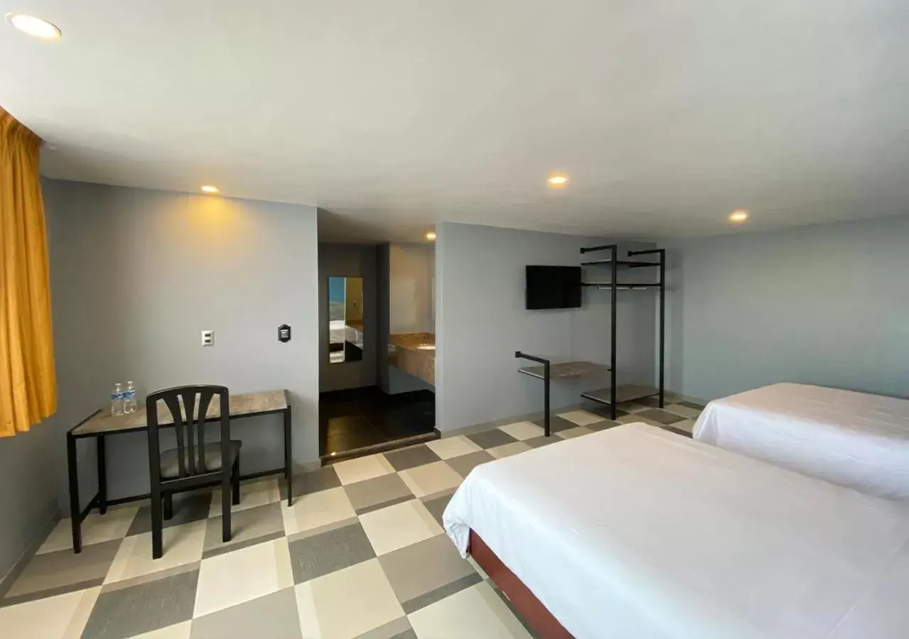 Photo of the whole room in Hotel Estrella de Oriente