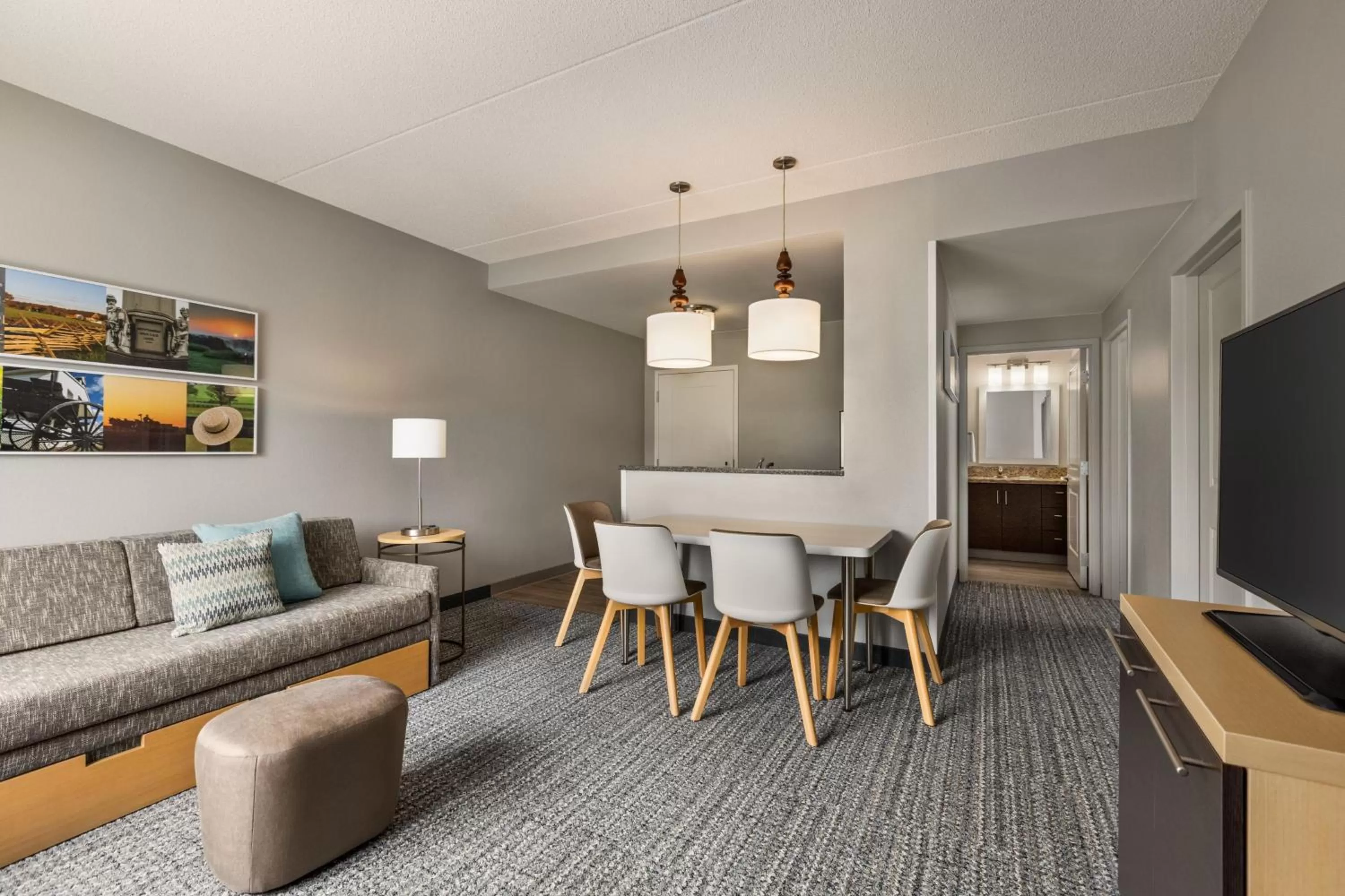 Living room in TownePlace Suites by Marriott Harrisburg West/Mechanicsburg