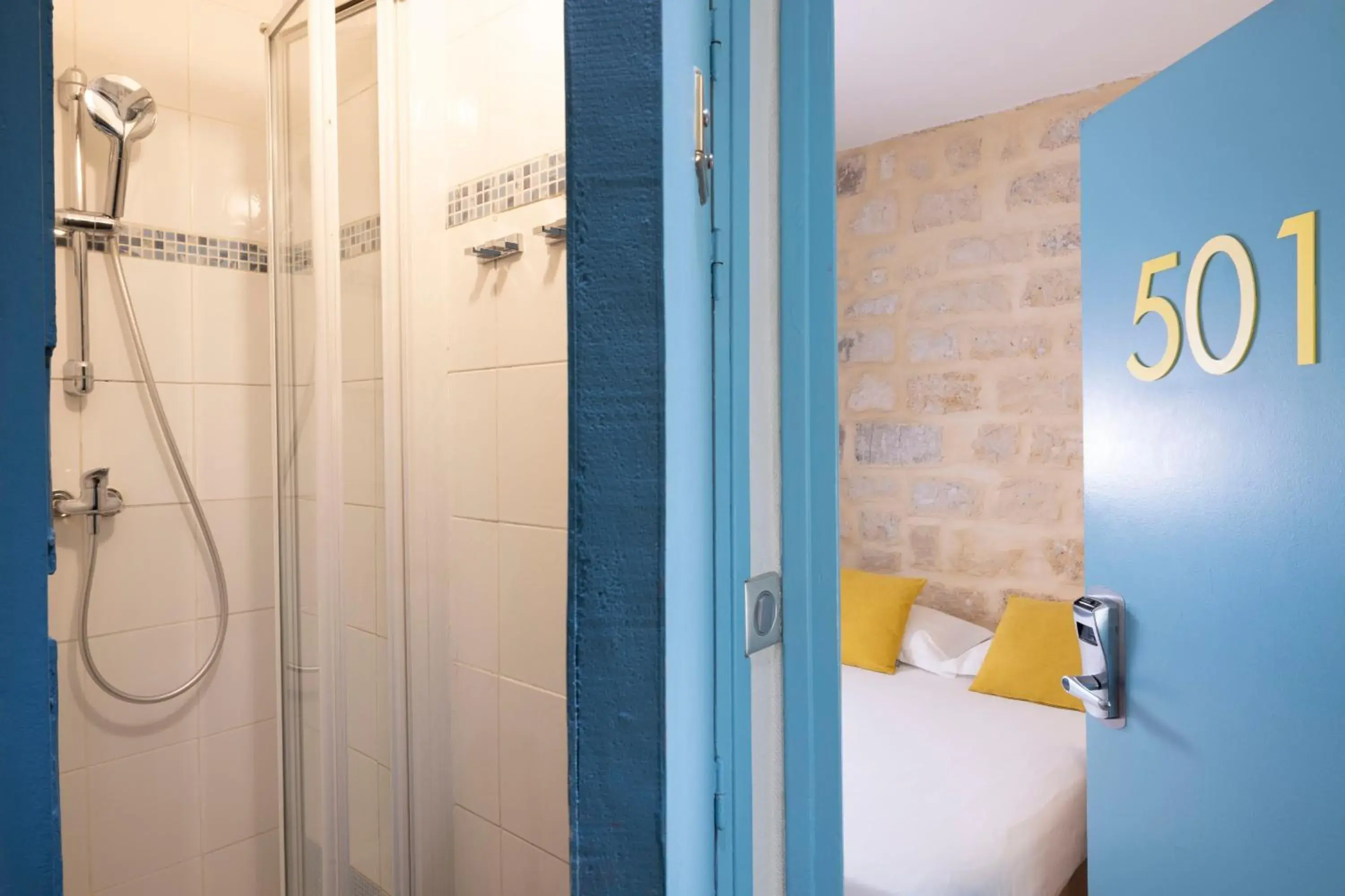 Bed in Le Regent Montmartre by Hiphophostels Bed in Le Regent Montmartre by Hiphophostels