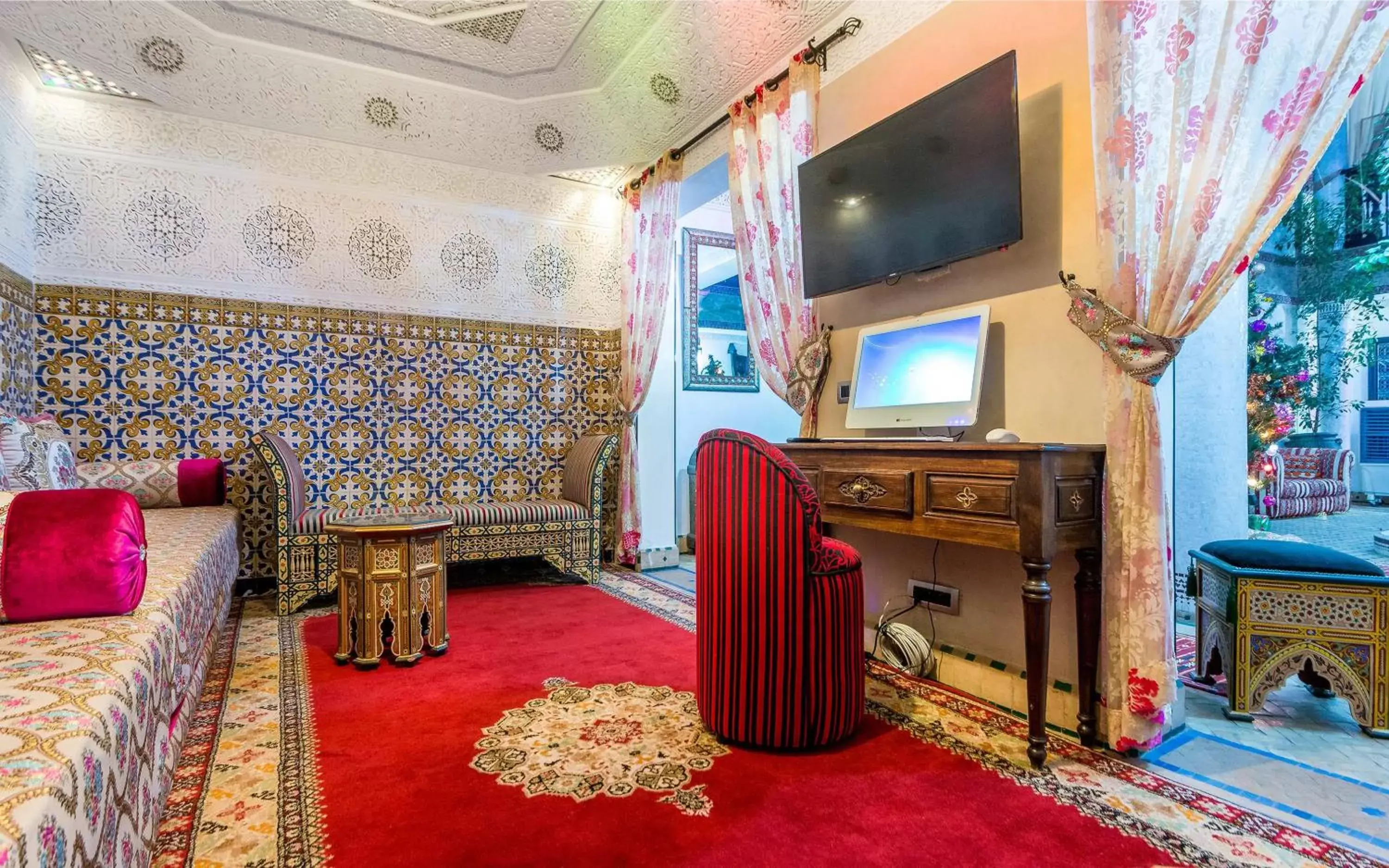 Library, TV/Entertainment Center in Hotel & Ryad Art Place Marrakech