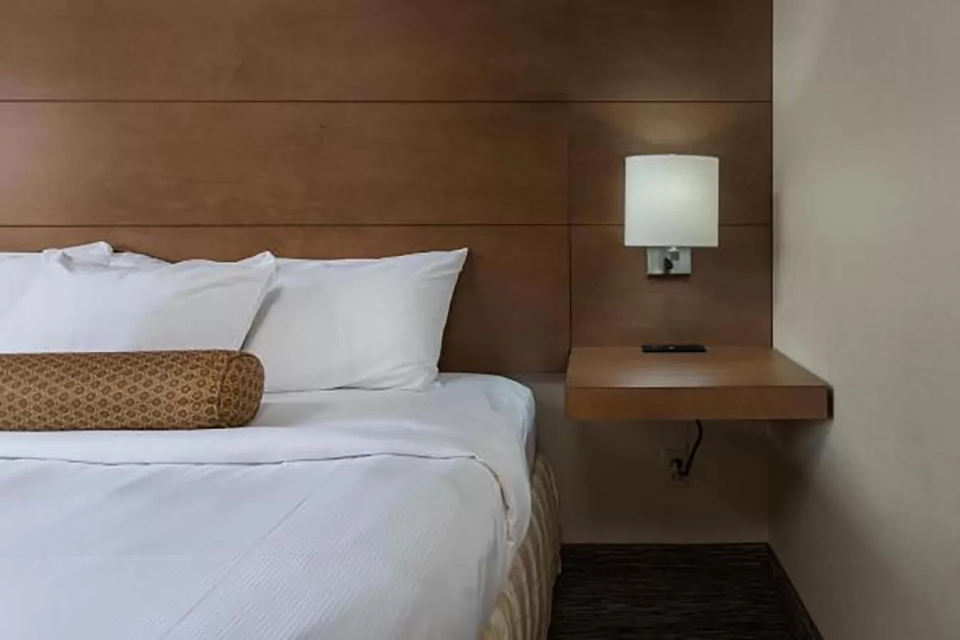 Bed in Shilo Inn Yuma