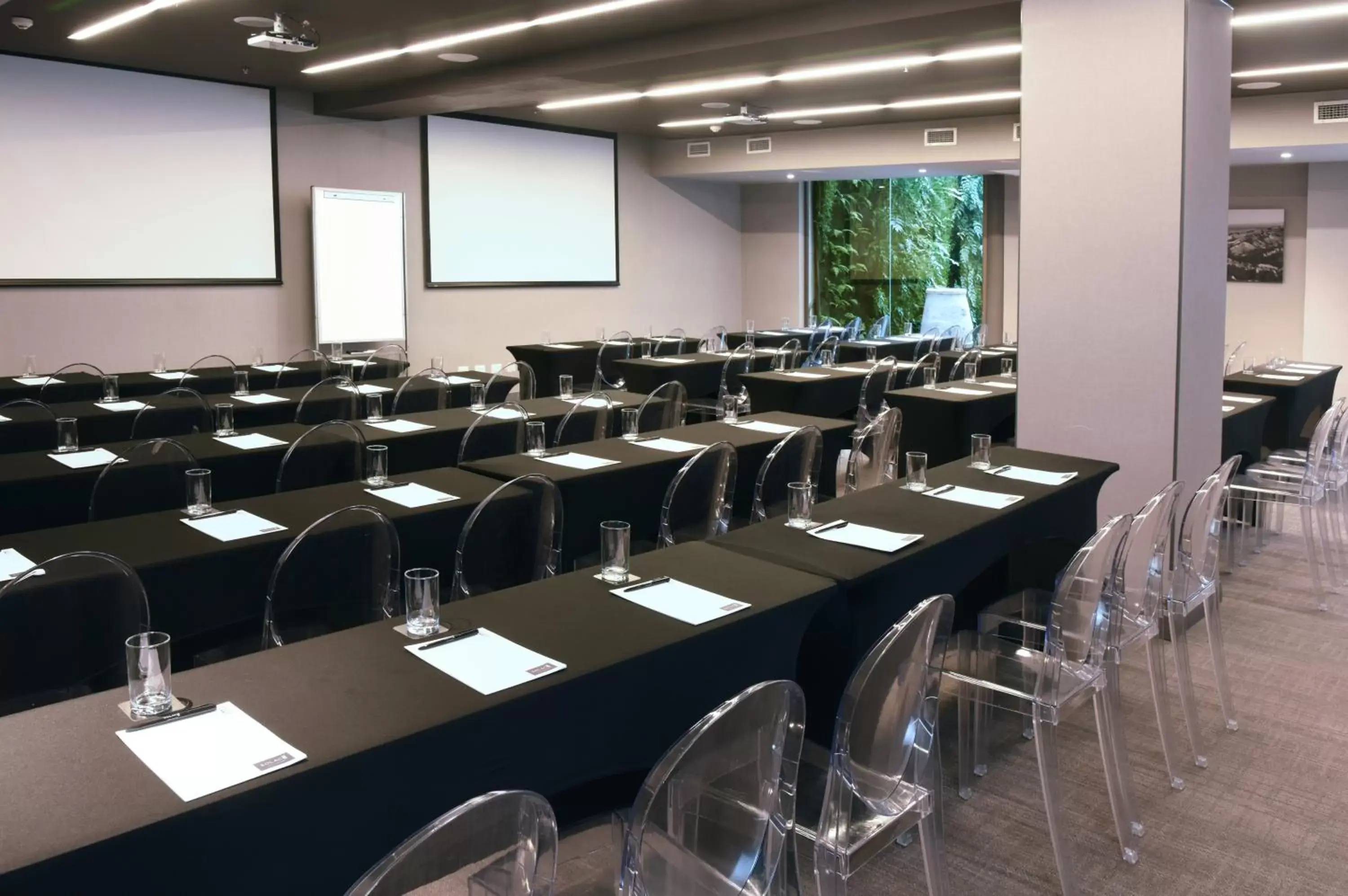 Business facilities in Solace Hotel Santiago