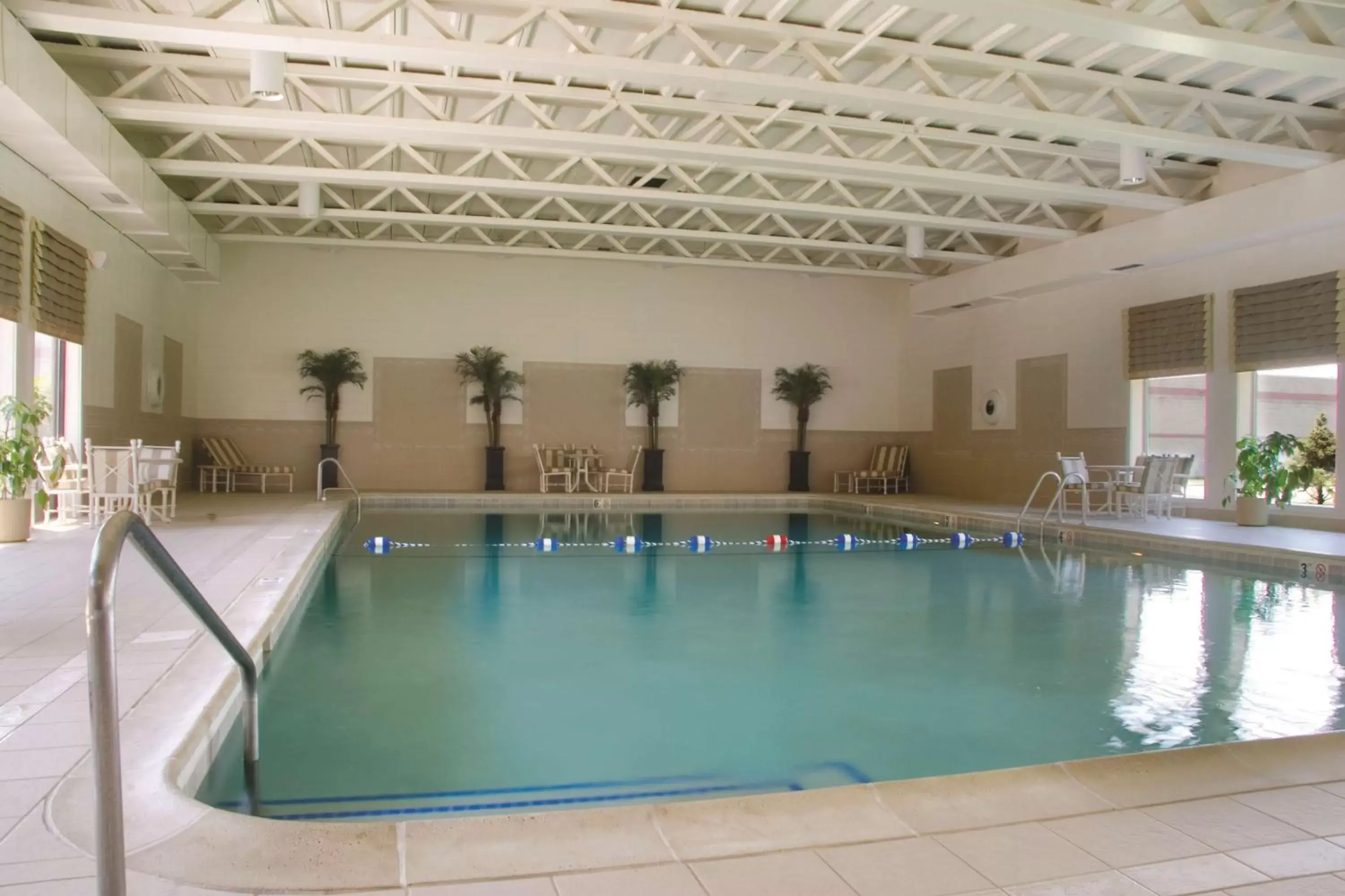 Pool view, Swimming Pool in DoubleTree by Hilton Chicago/Alsip