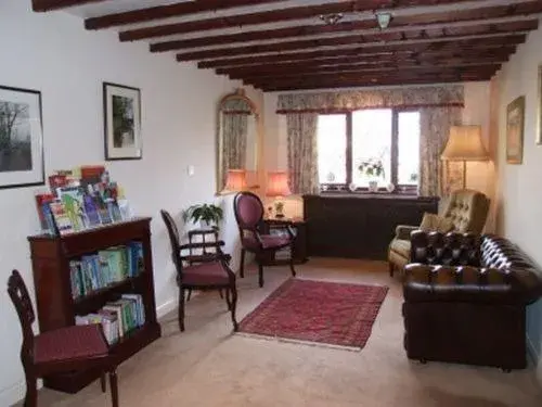 Living room, Seating Area in Cotswold House