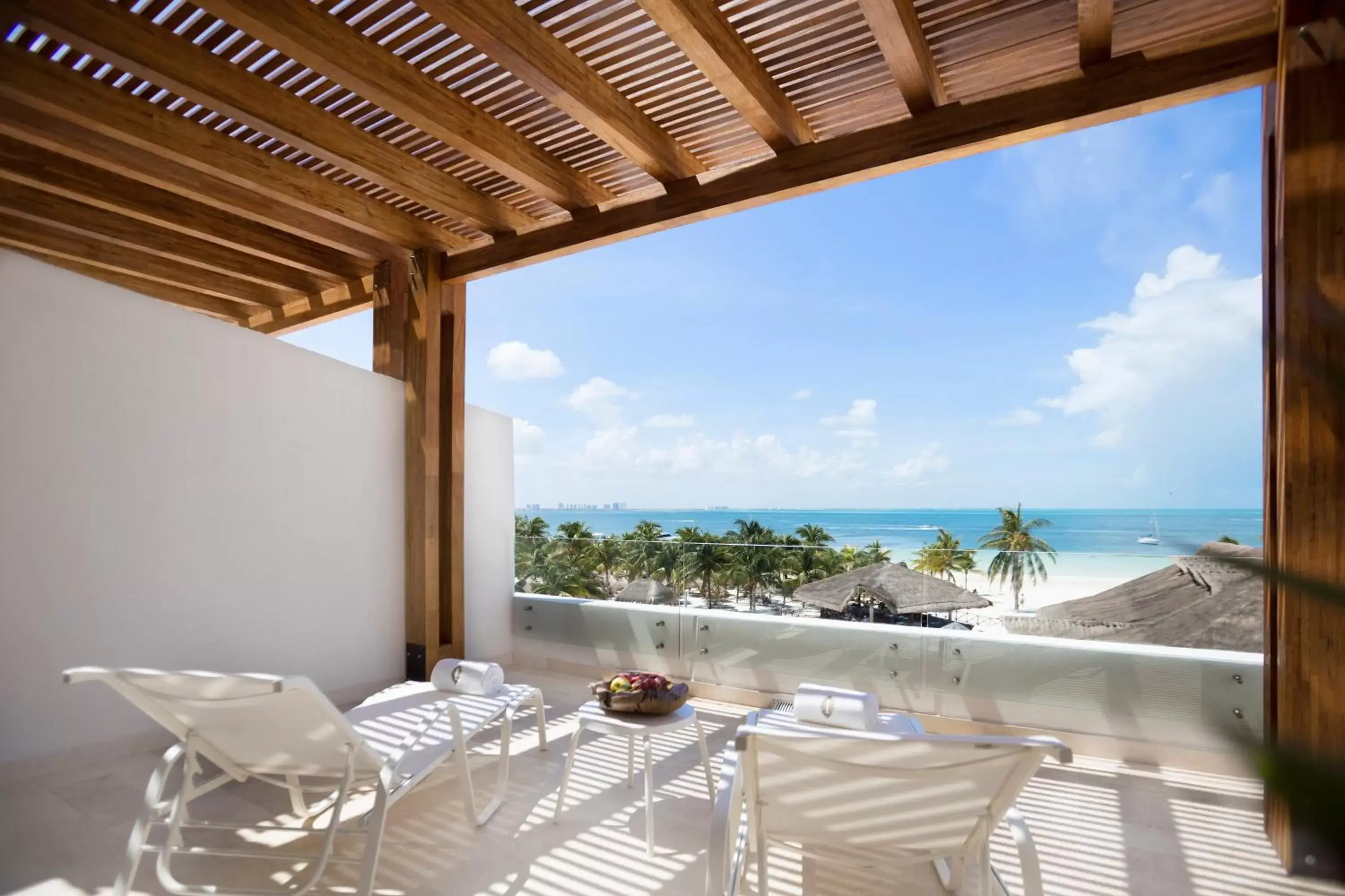 Bedroom, Balcony/Terrace in InterContinental Presidente Cancun Resort
