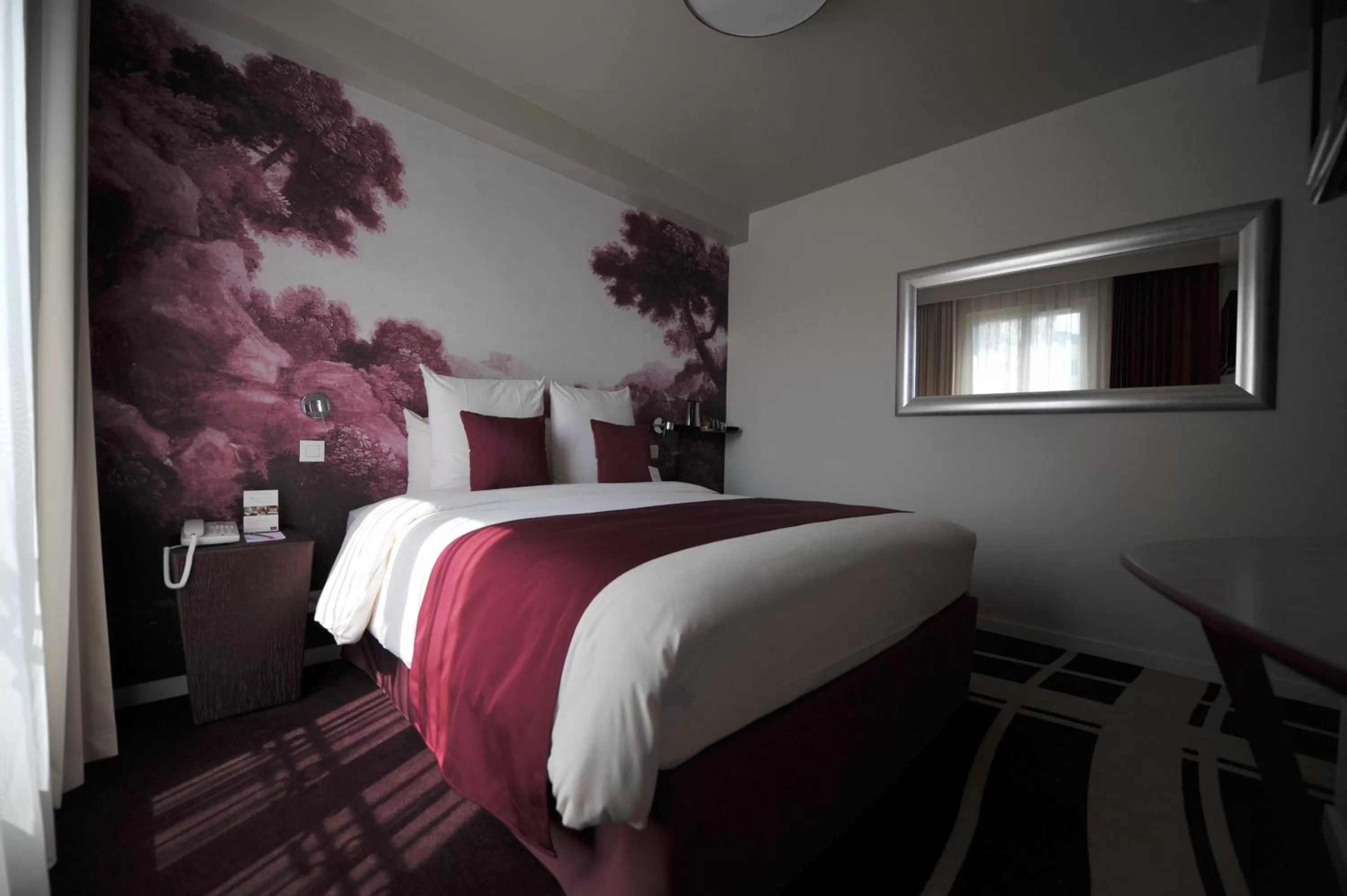Photo of the whole room, Bed in Mercure Paris Bastille Marais