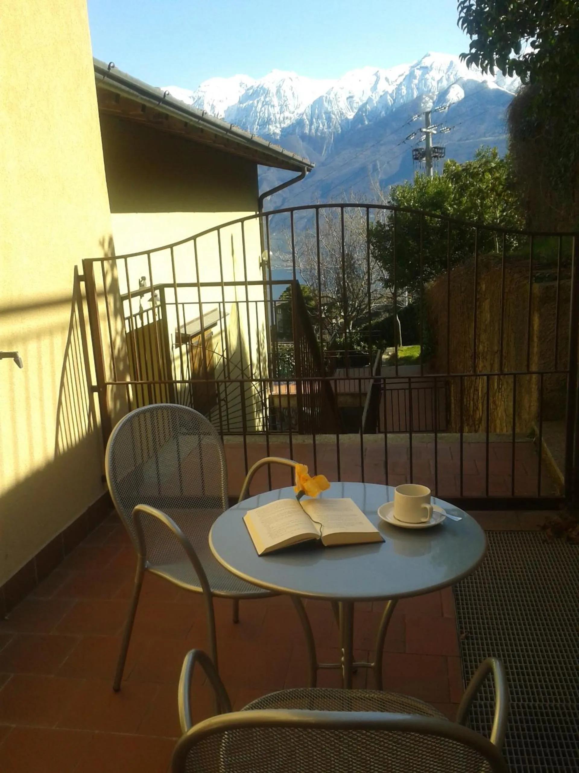 Patio in Hotel Garnì Al Poggio