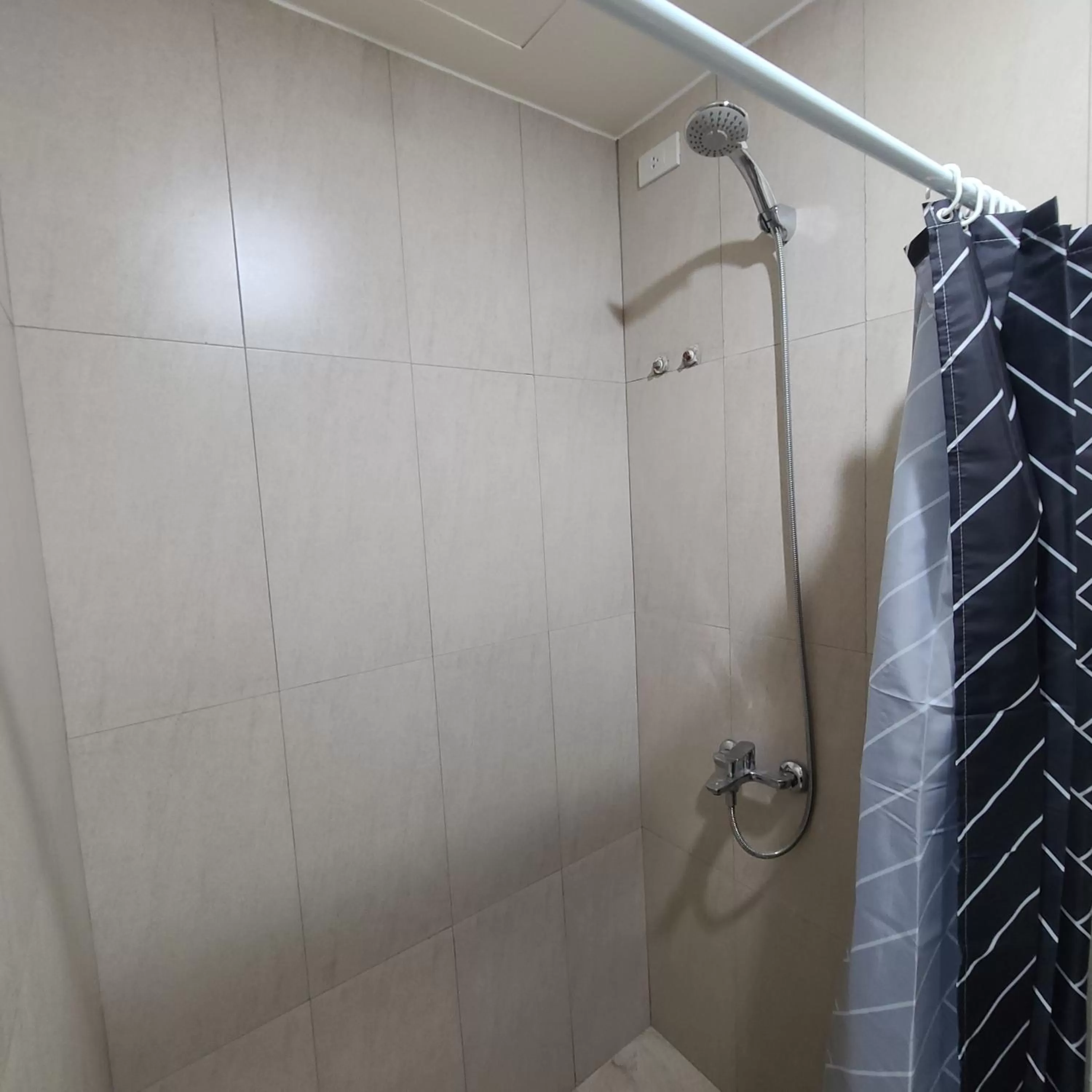 Bathroom in INSPIRIA Condo Free Airport Pickup for 3 nights stay or more