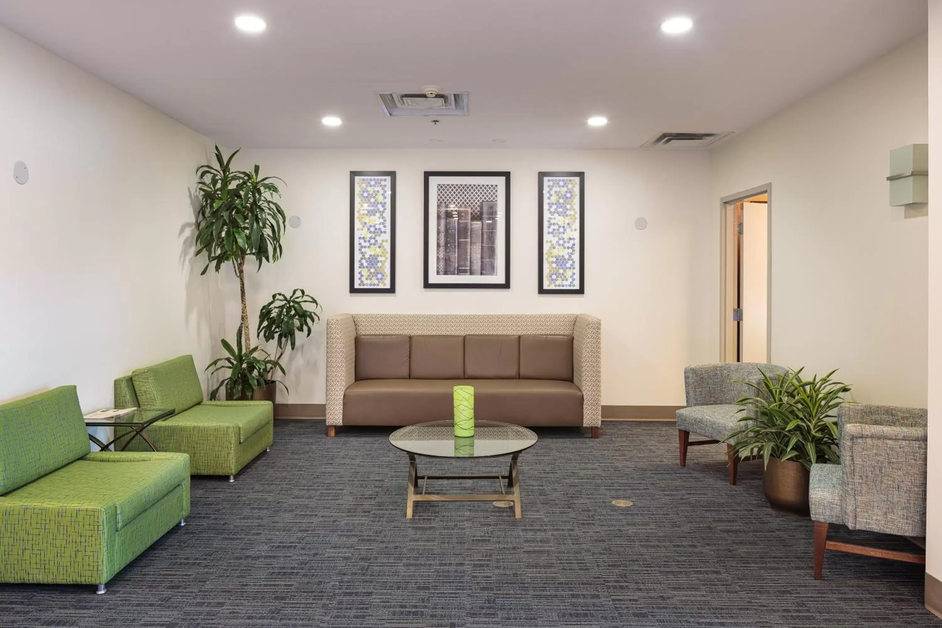 Property building, Seating Area in Holiday Inn Express & Suites - Belleville, an IHG Hotel