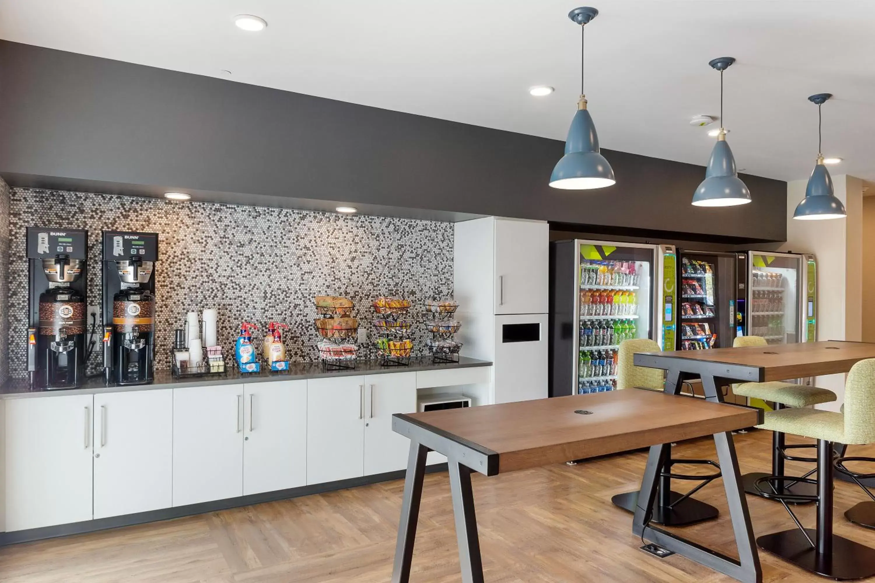 Food and drinks in Extended Stay America Premier Suites - Phoenix - Chandler - Downtown Food and drinks in Extended Stay America Premier Suites - Phoenix - Chandler - Downtown